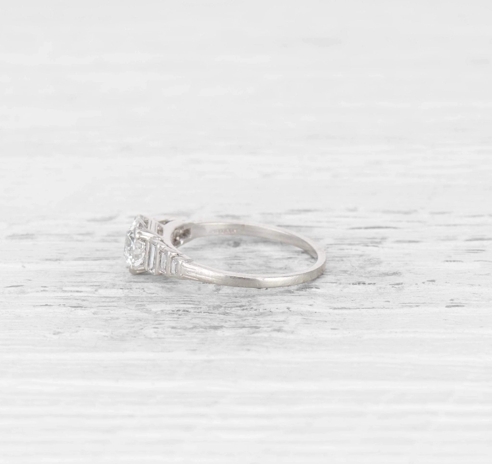 .92 CARAT ART DECO DIAMOND ENGAGEMENT RING - Image 3