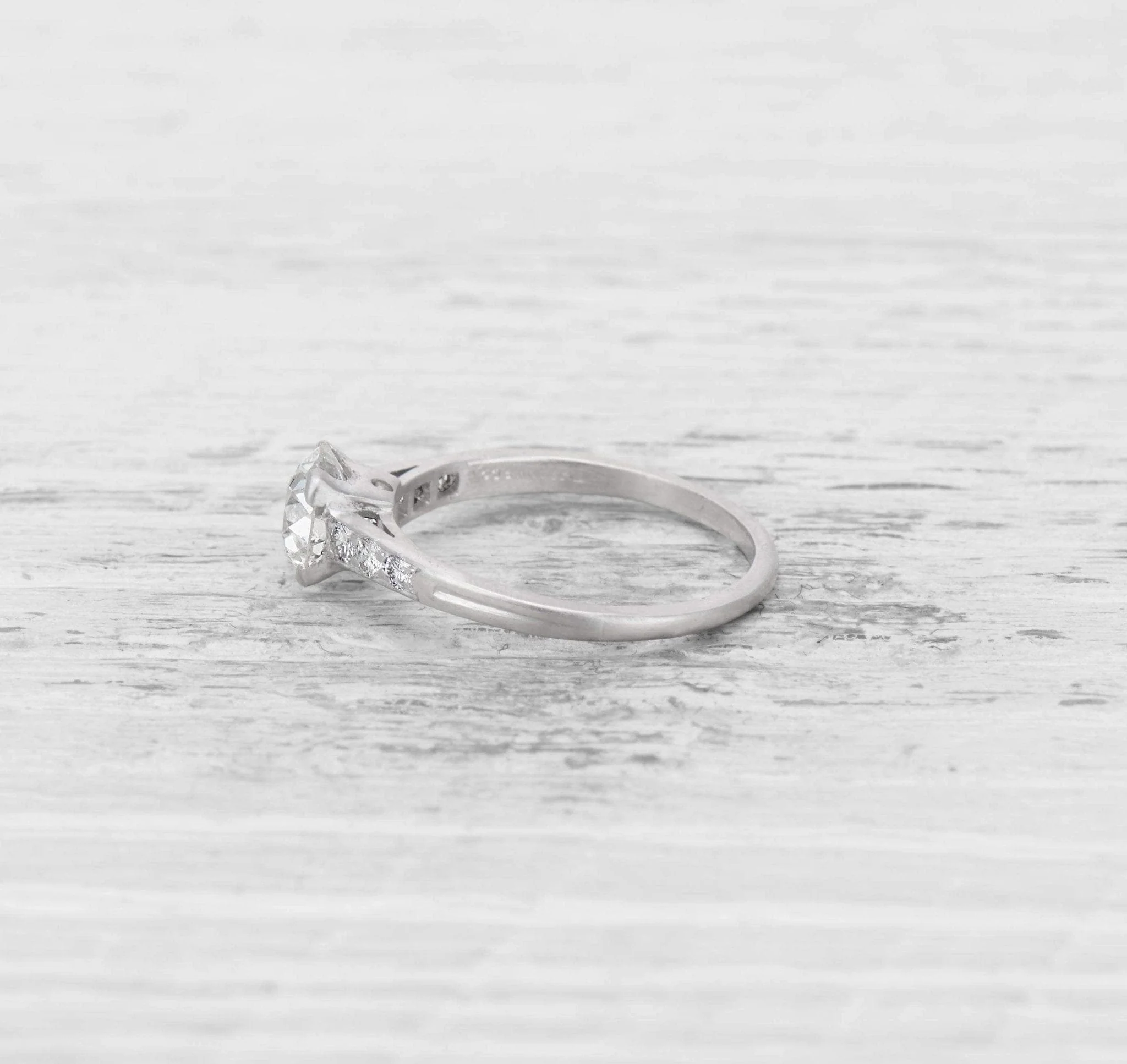 1.00 CARAT TIFFANY DIAMOND SOLITAIRE ENGAGEMENT RING - Image 3