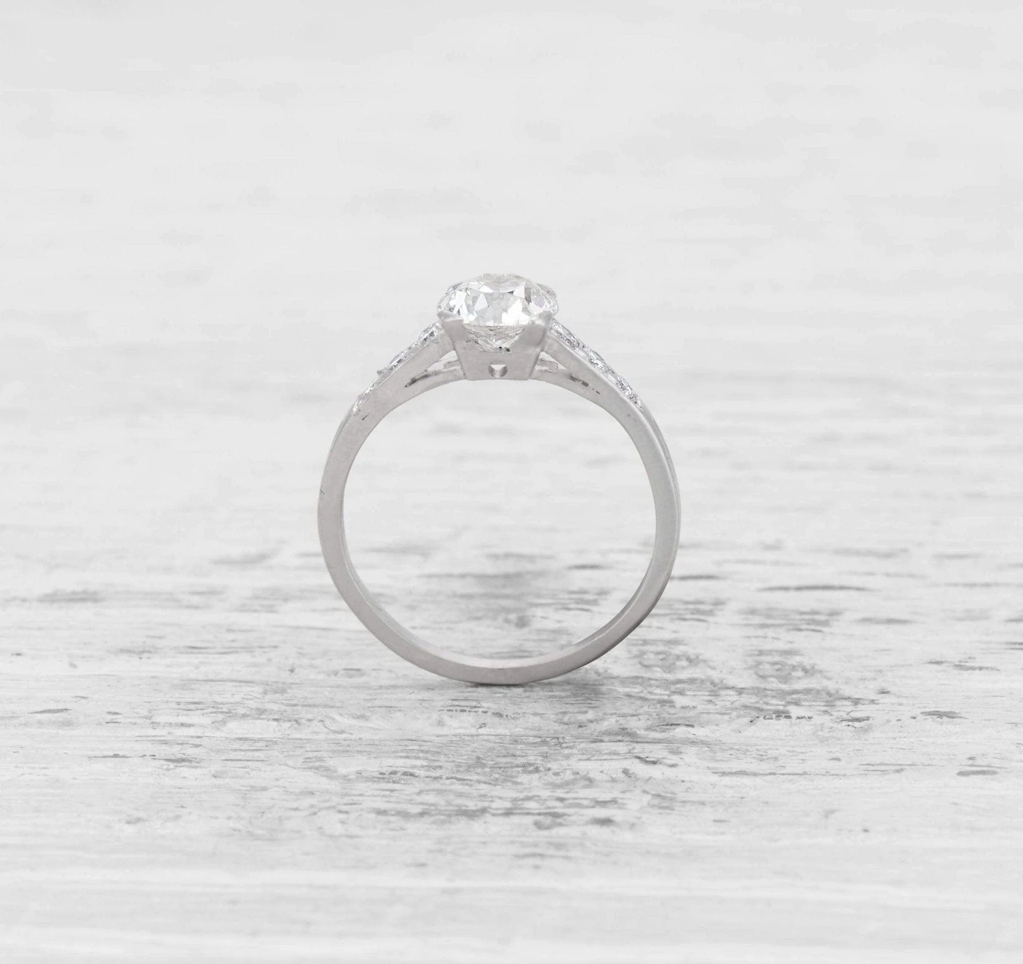 1.00 CARAT TIFFANY DIAMOND SOLITAIRE ENGAGEMENT RING - Image 4