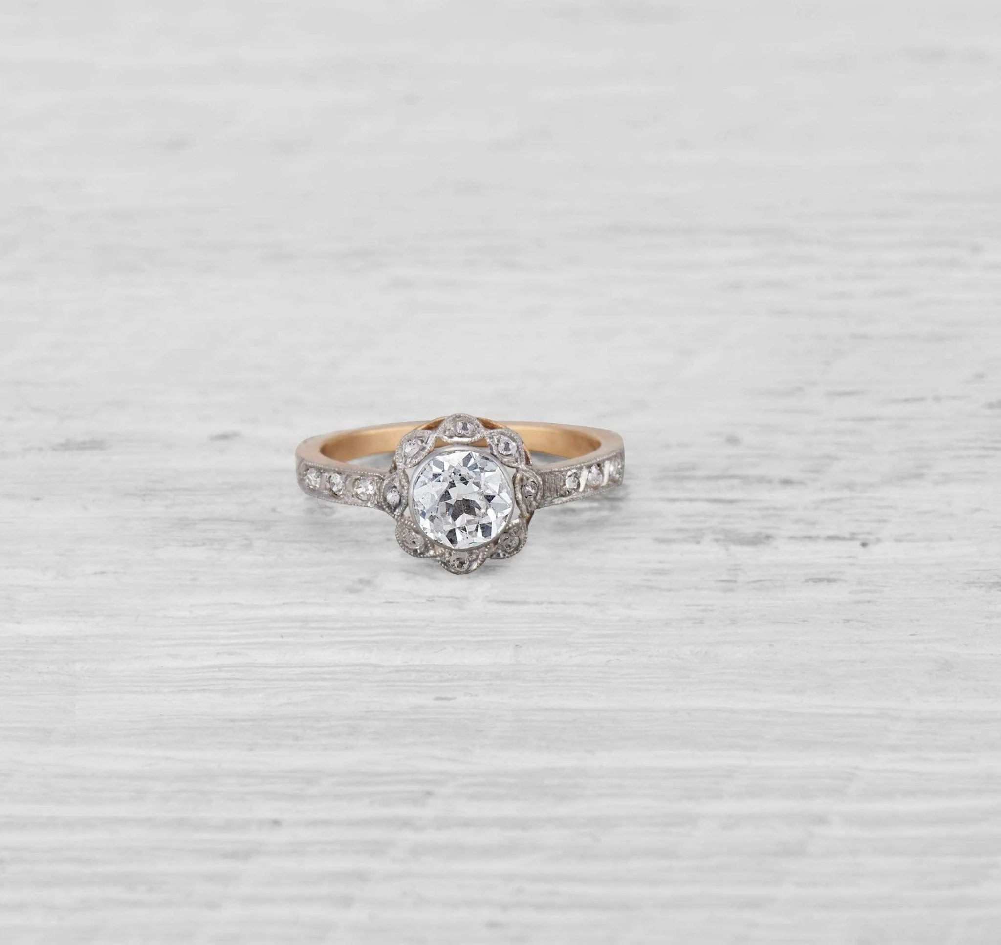 1.03 CARAT EDWARDIAN ENGAGEMENT RING - Image 2