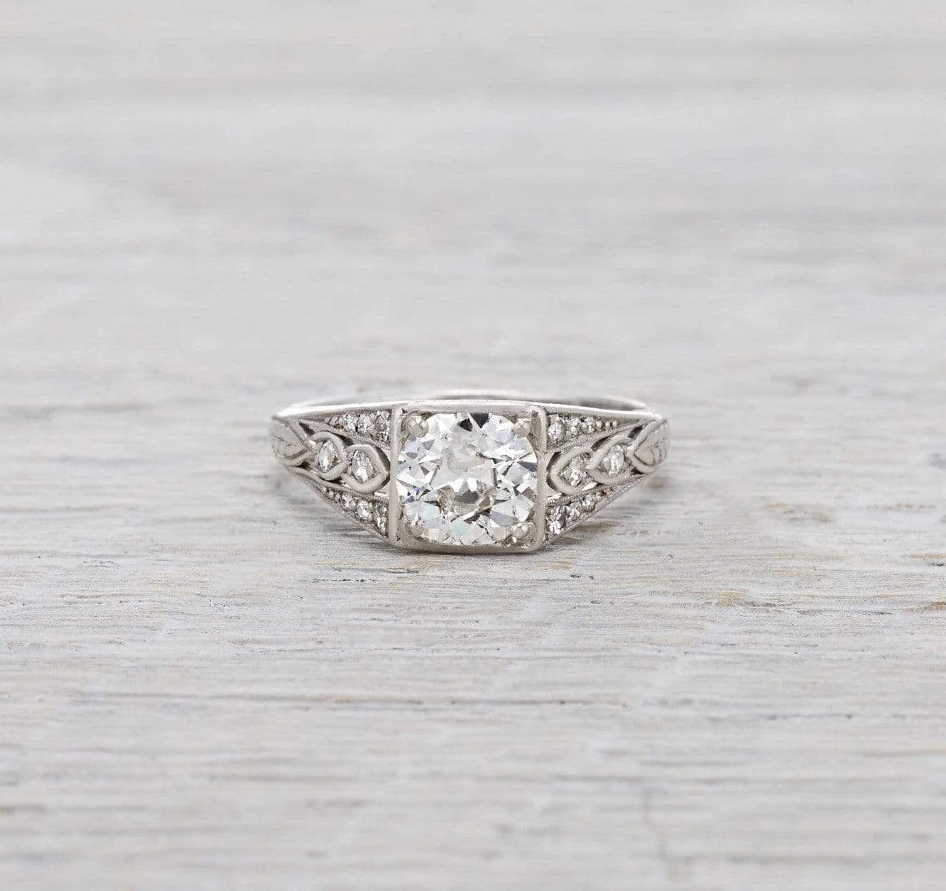 1.03 Carat Vintage Art Deco Engagement Ring - Image 2