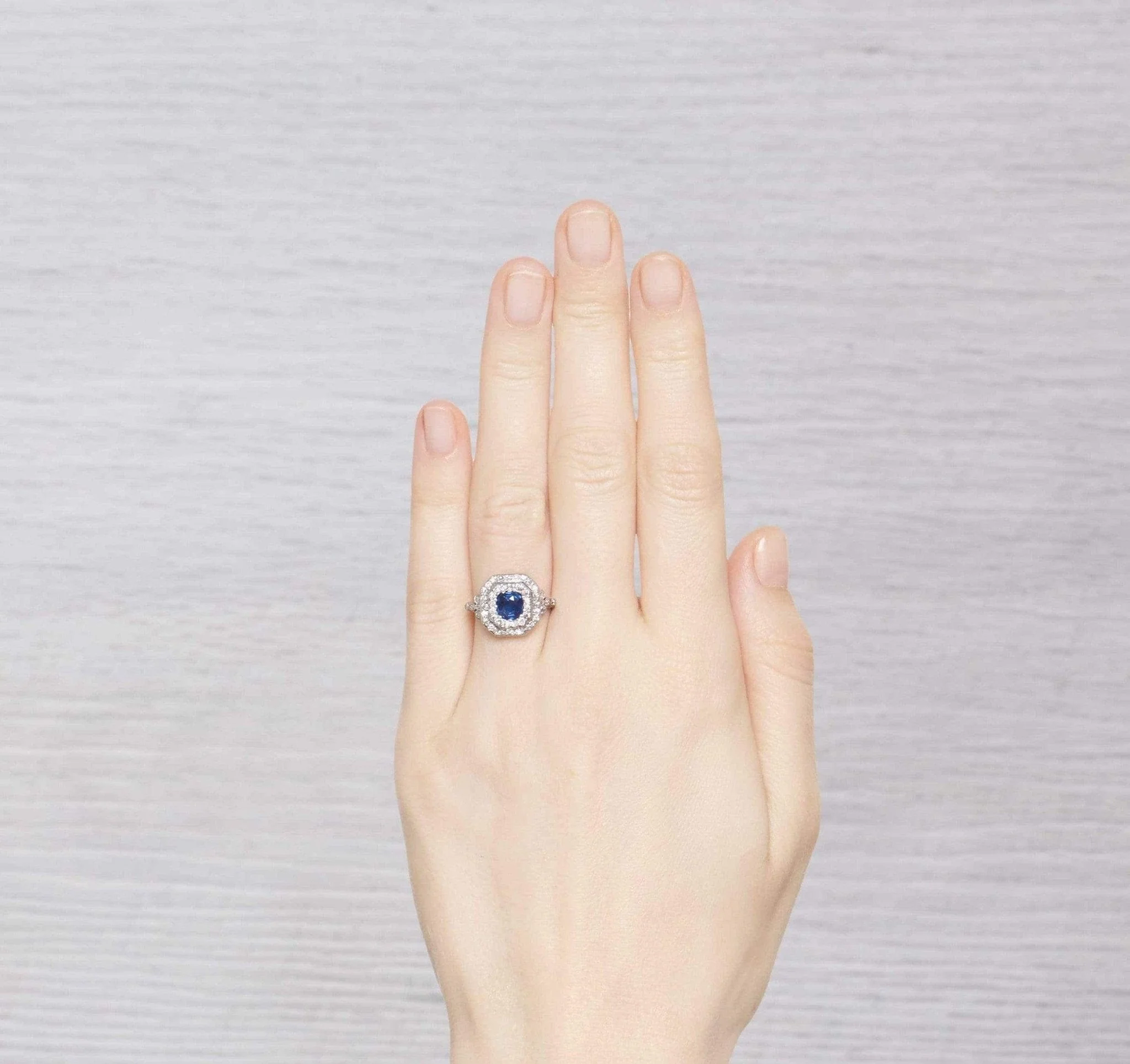 1.06 Carat Edwardian Sapphire & Diamond Ring - Image 5