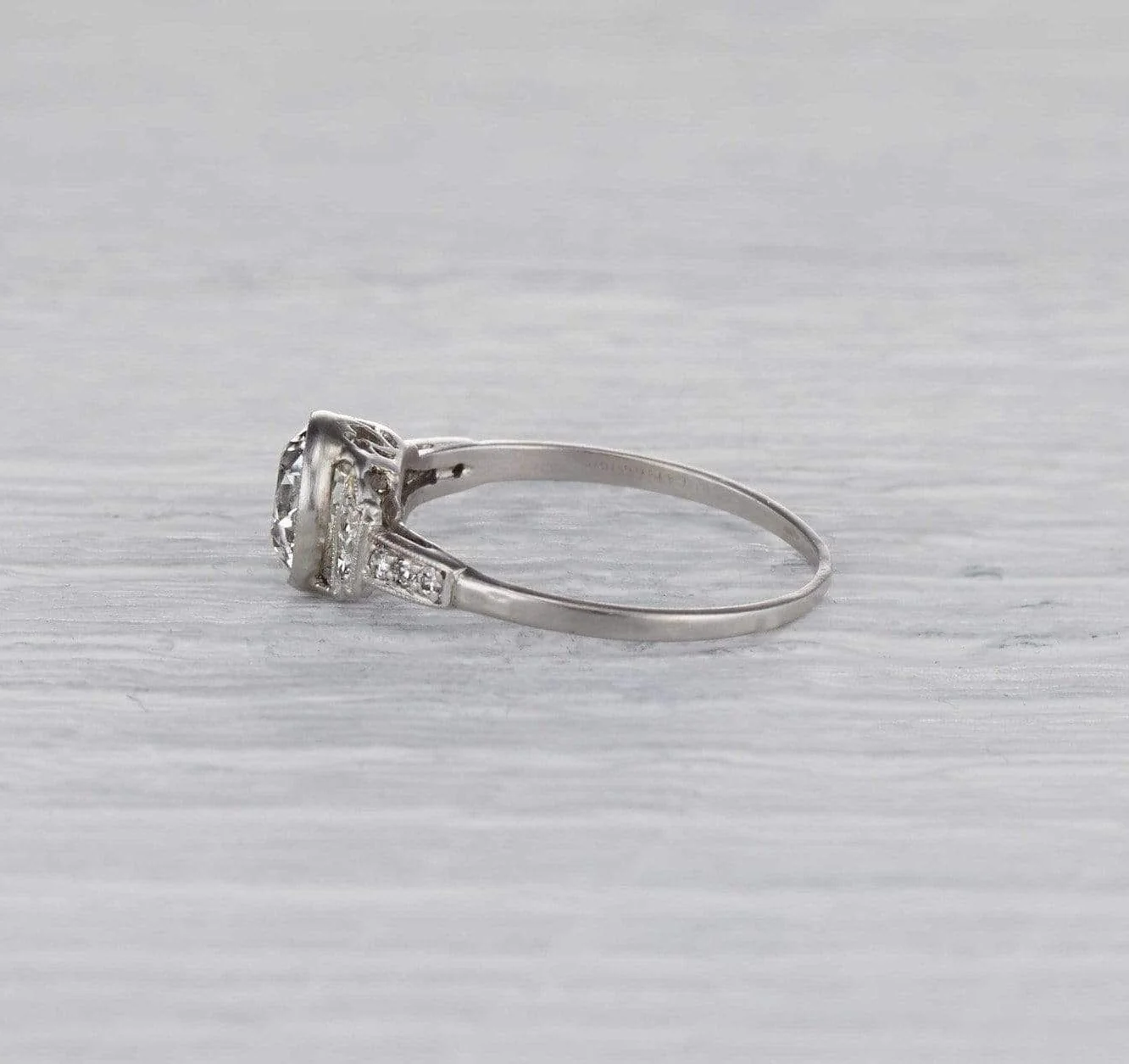 1.09 Carat Art Deco Engagement Ring - Image 3