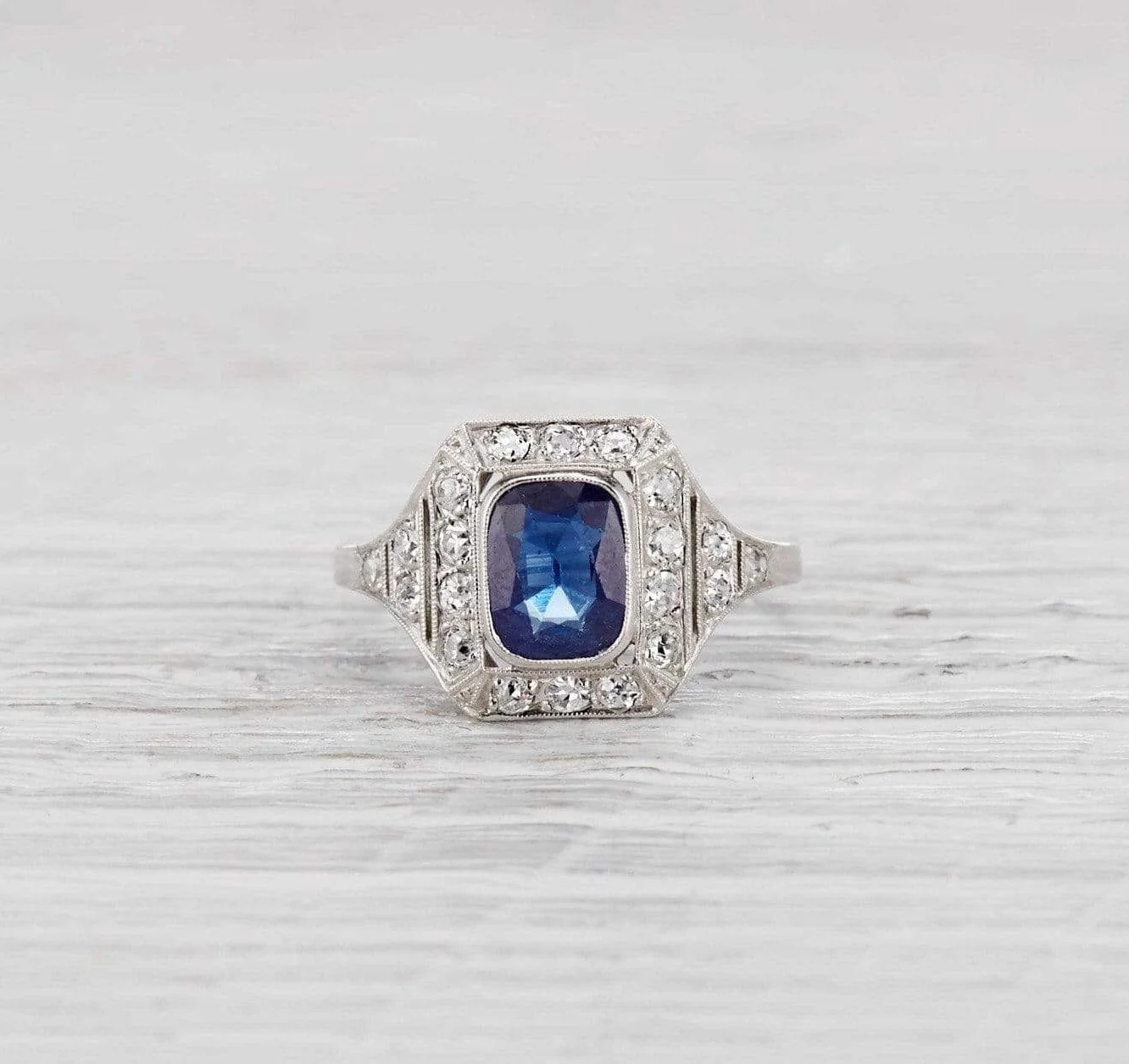 1.10 Carat Art Deco Sapphire Ring - Image 2