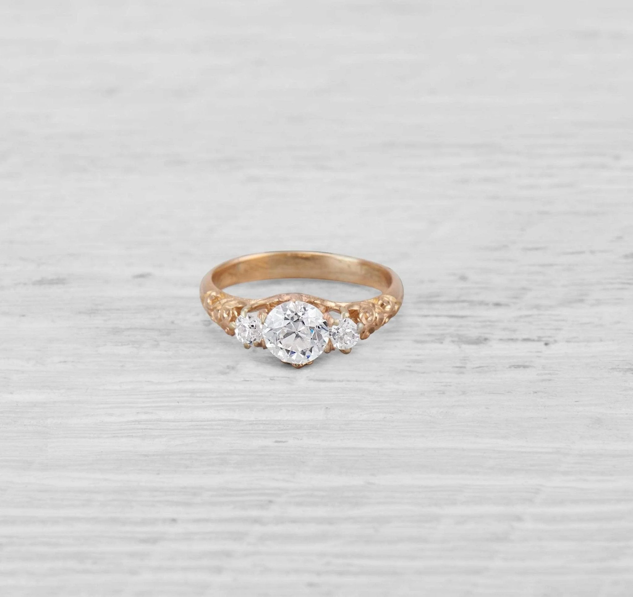 1.10 CARAT VICTORIAN THREE STONE DIAMOND RING - Image 2