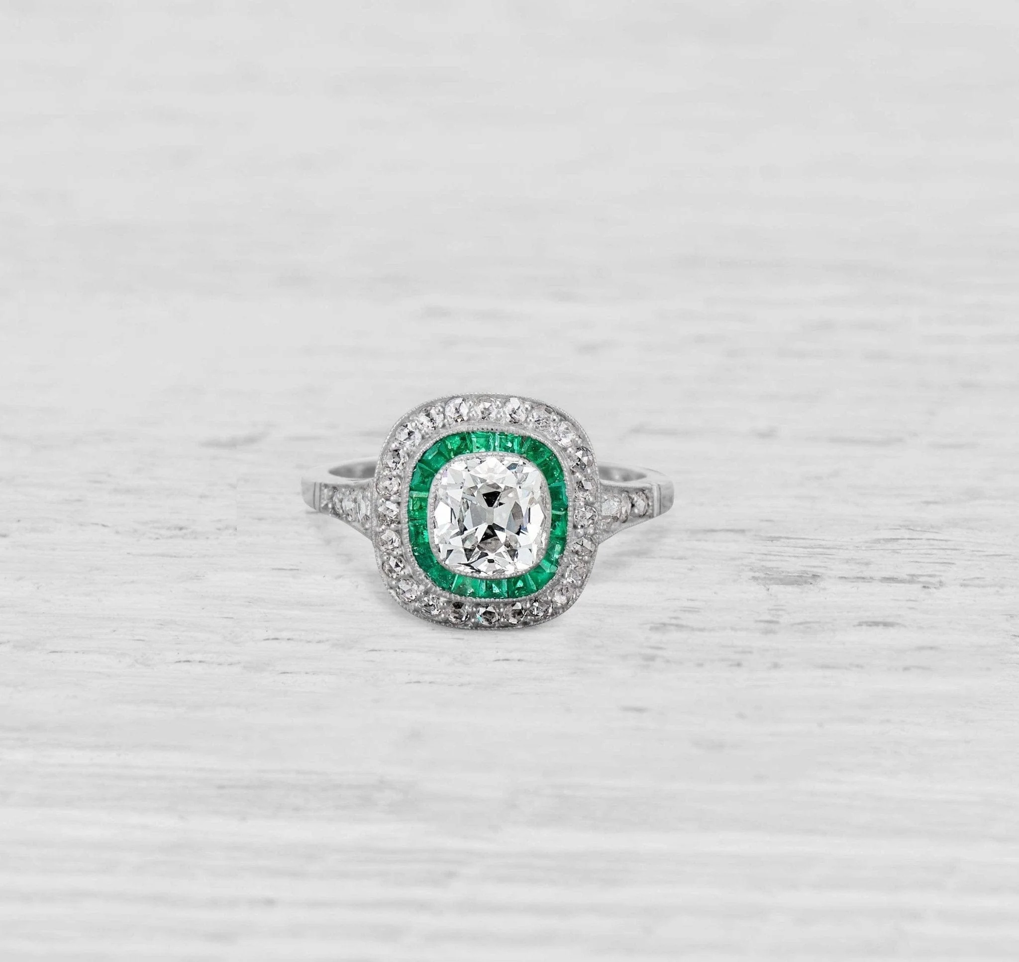 1.13 CARAT ART DECO DIAMOND AND EMERALD ENGAGEMENT RING - Image 2