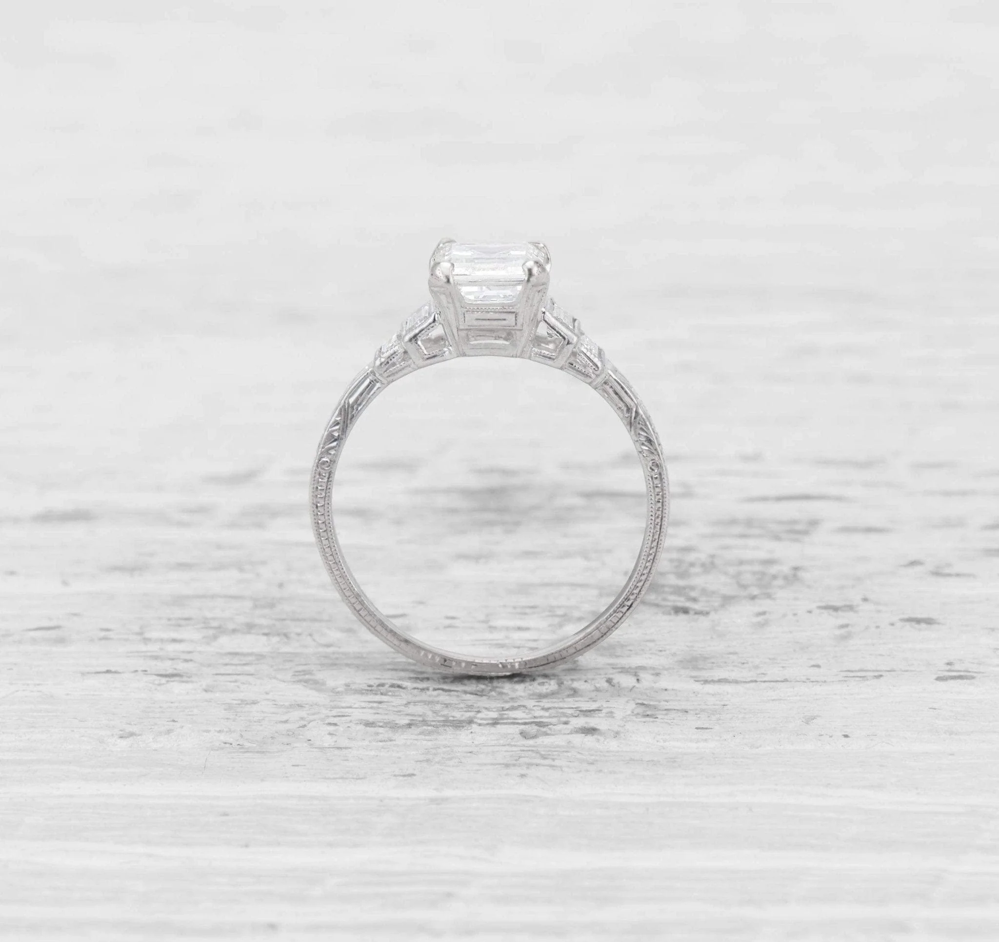 1.16 CARAT ART DECO DIAMOND ENGAGEMENT RING - Image 2