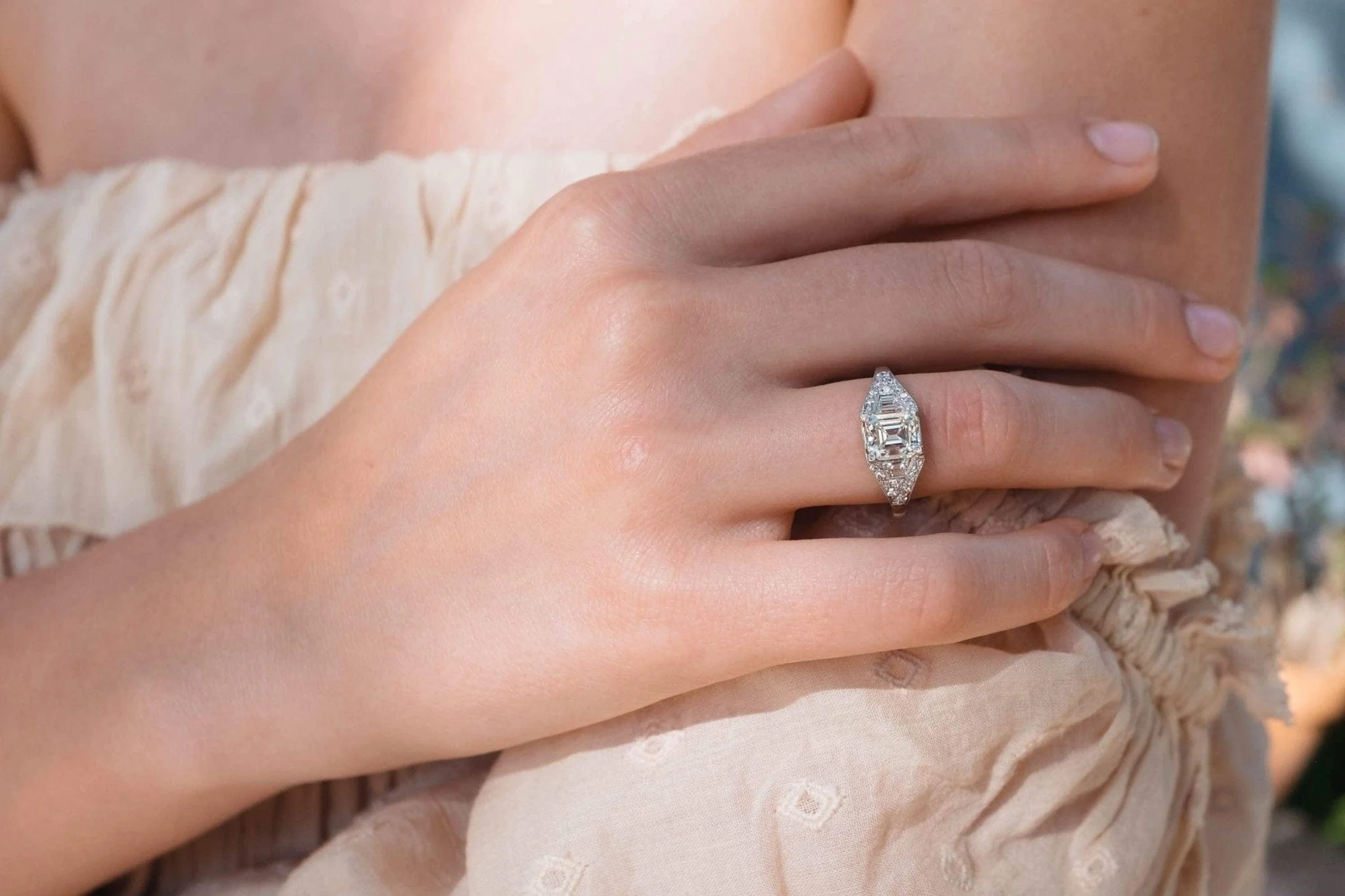 1.47 CARAT ART DECO DIAMOND ENGAGEMENT RING - Image 7