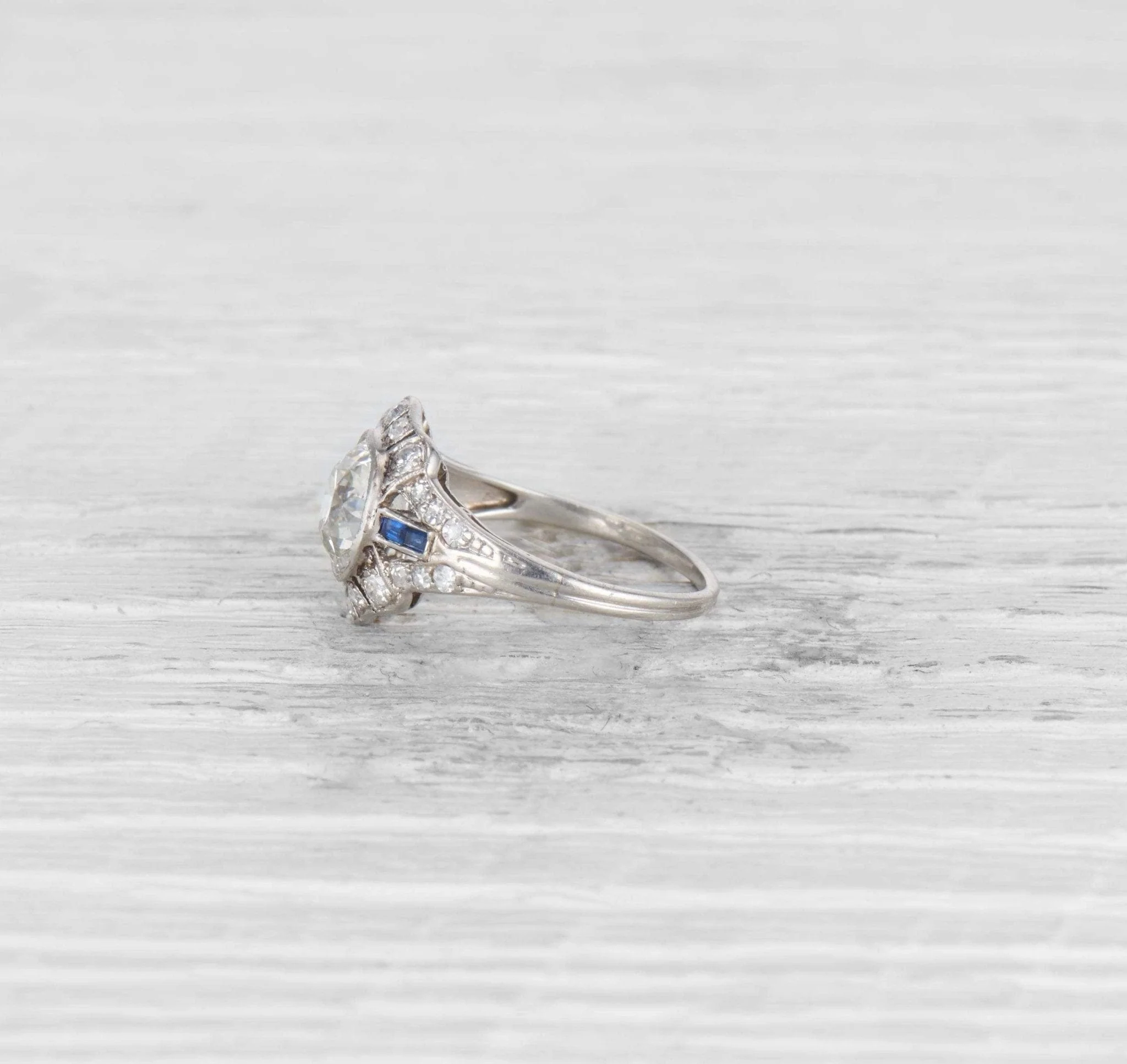 1.72 CARAT ART DECO DIAMOND AND SAPPHIRE RING - Image 3