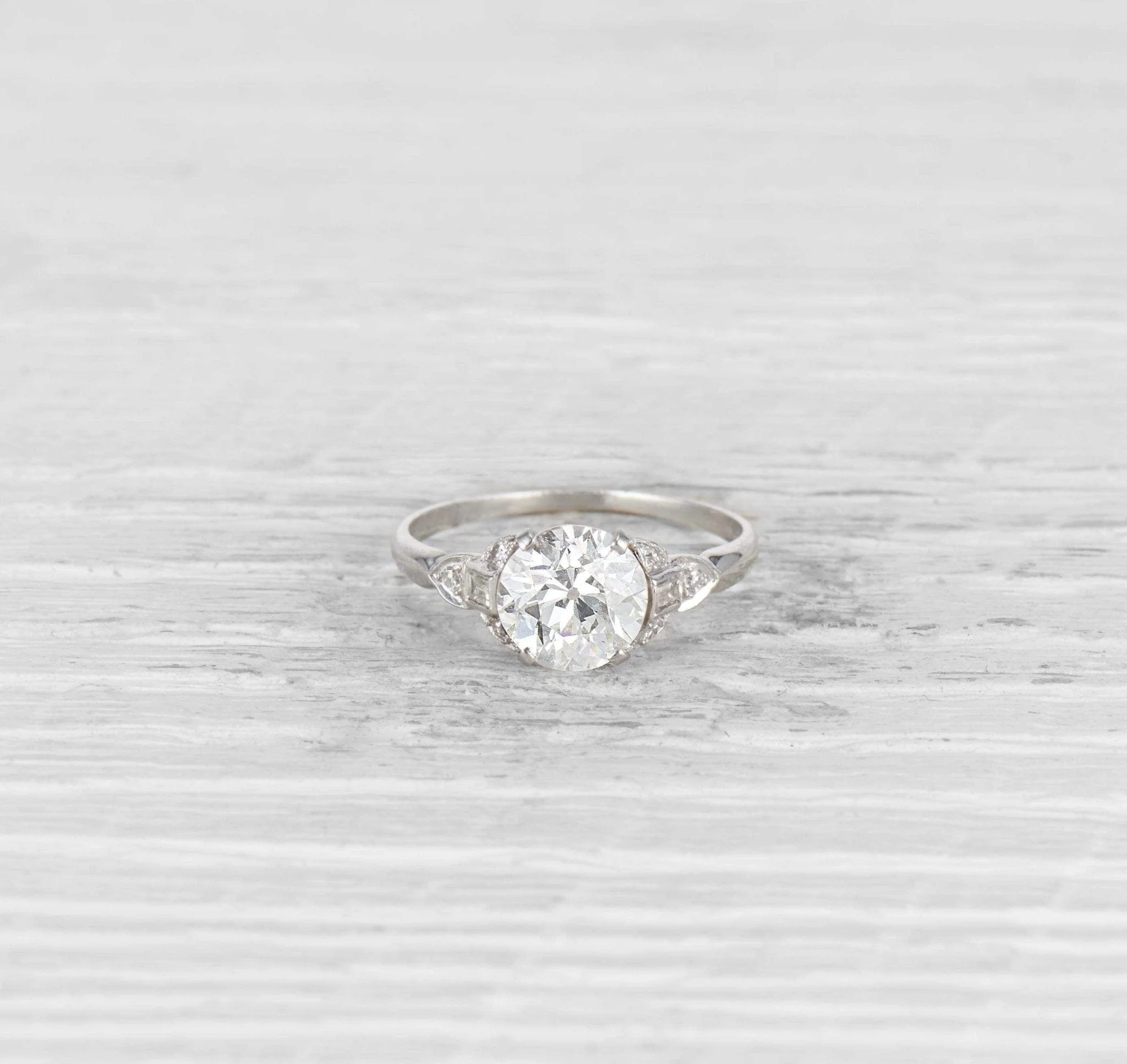 1.72 CARAT ART DECO DIAMOND ENGAGEMENT RING - Image 2