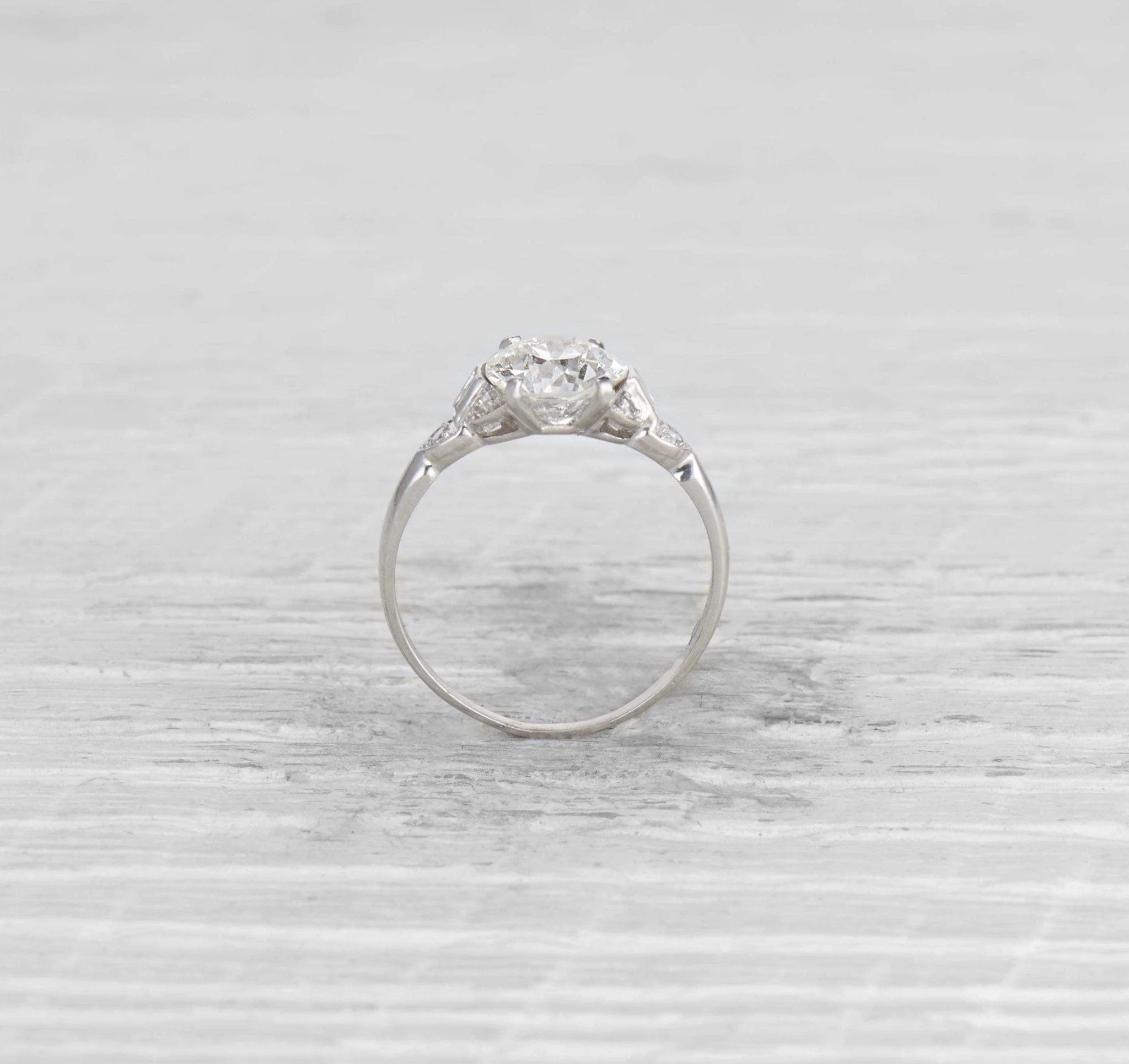 1.72 CARAT ART DECO DIAMOND ENGAGEMENT RING - Image 4