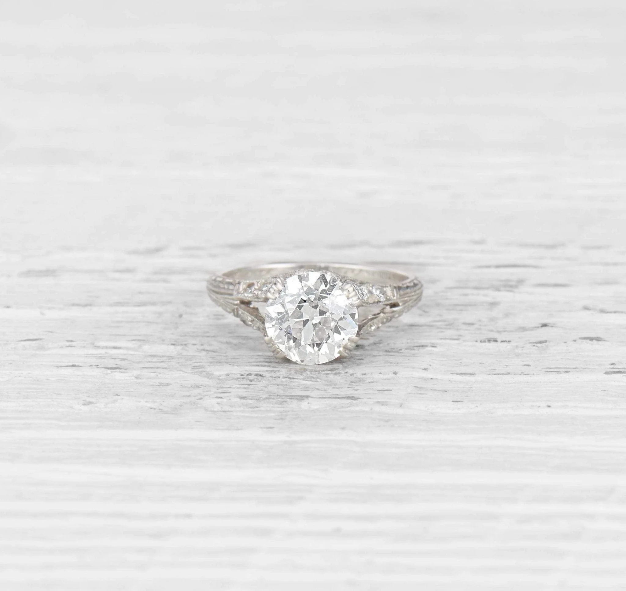 1.91 CARAT ART DECO DIAMOND ENGAGEMENT RING - Image 2