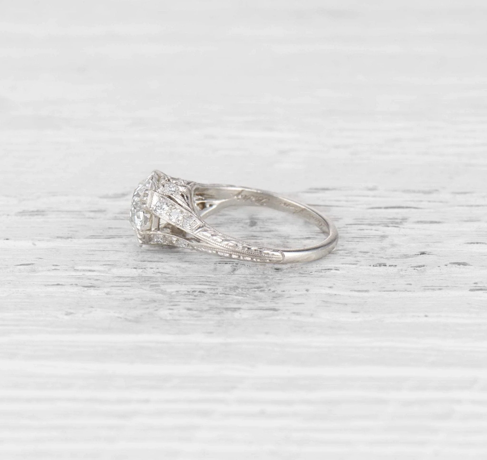 1.91 CARAT ART DECO DIAMOND ENGAGEMENT RING - Image 3