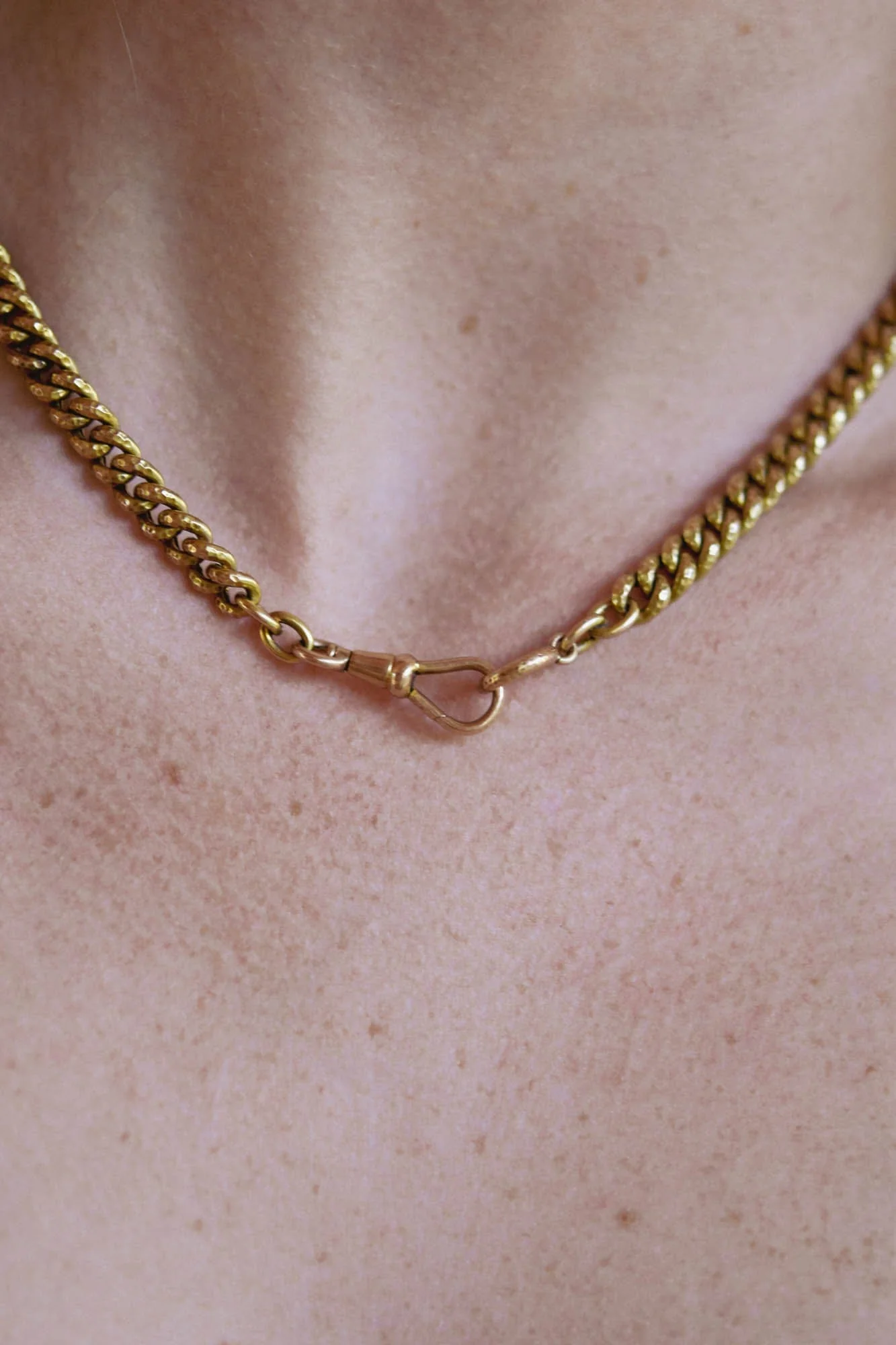 Antique Victorian Hammered Yellow Gold Chain - Image 2