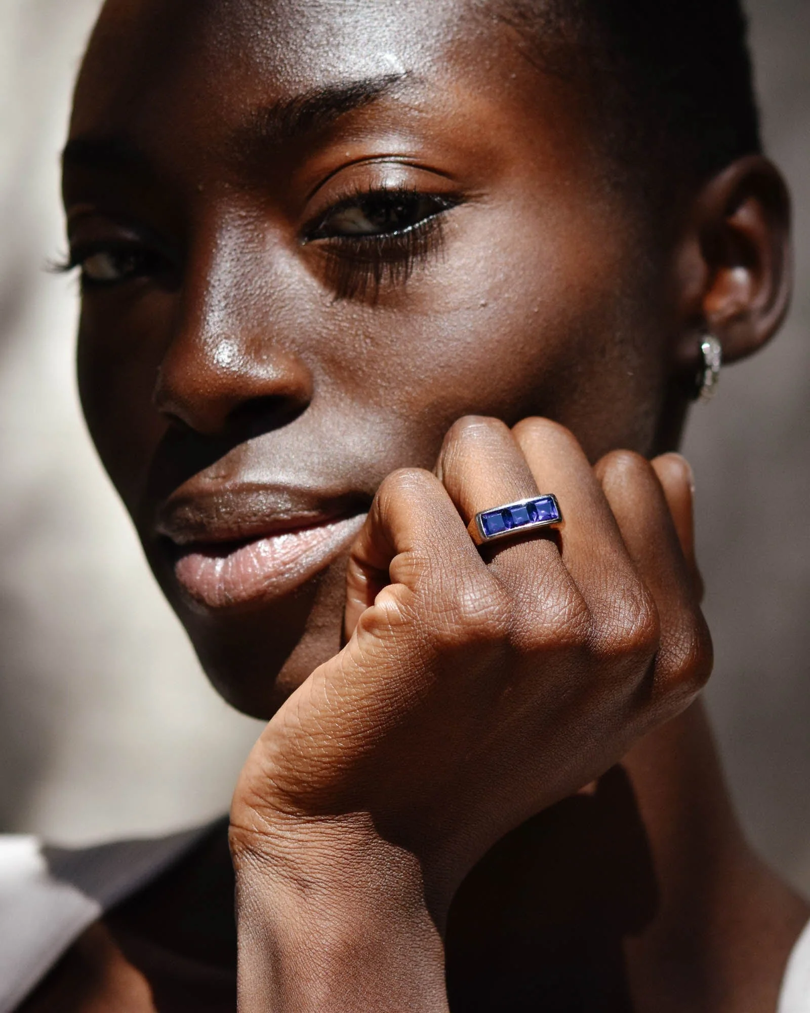 1960s 2.10 Carat Table Cut Sapphire Three Stone Ring, Tiffany & Co. - Image 2