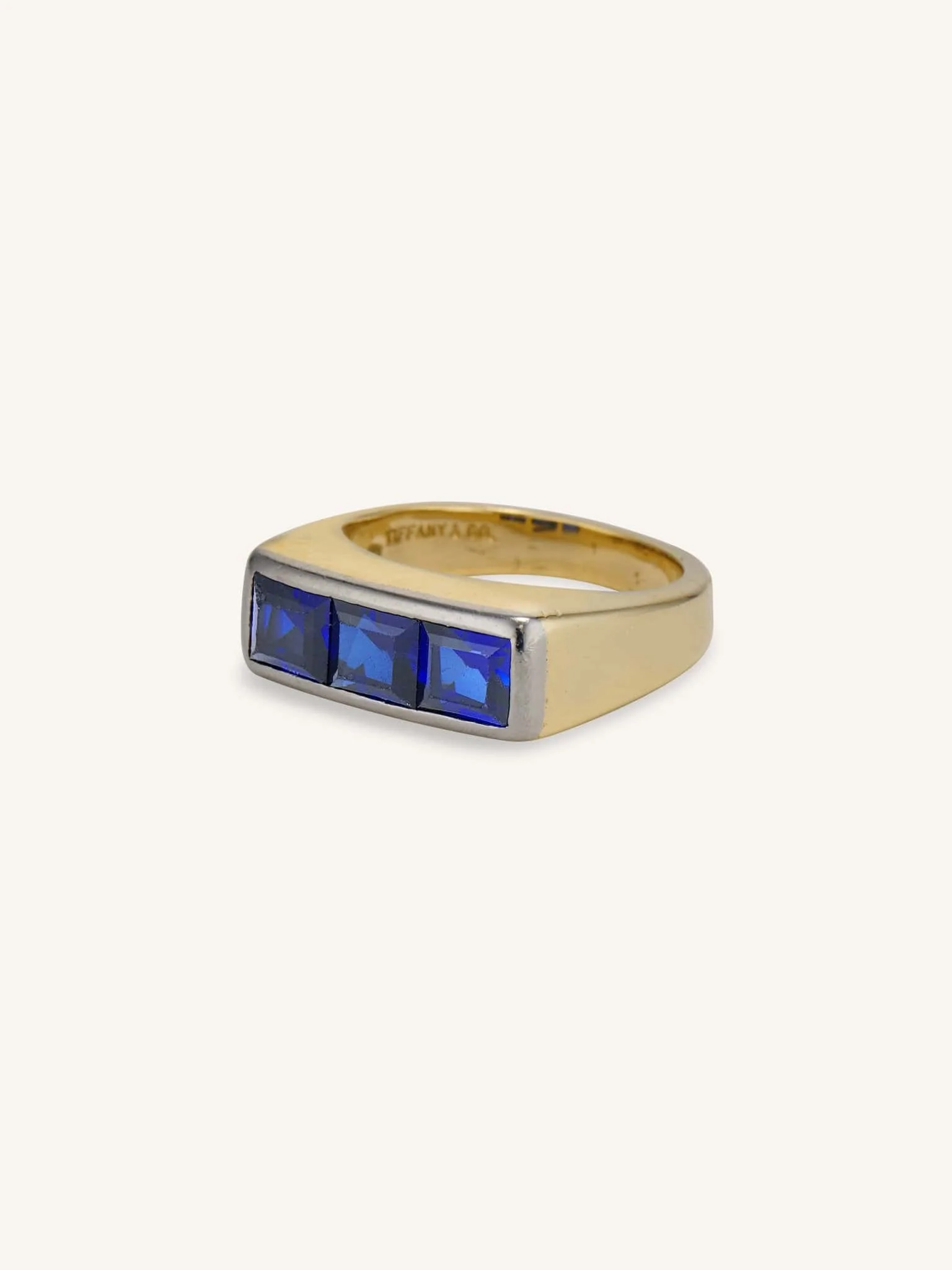1960s 2.10 Carat Table Cut Sapphire Three Stone Ring, Tiffany & Co. - Image 3
