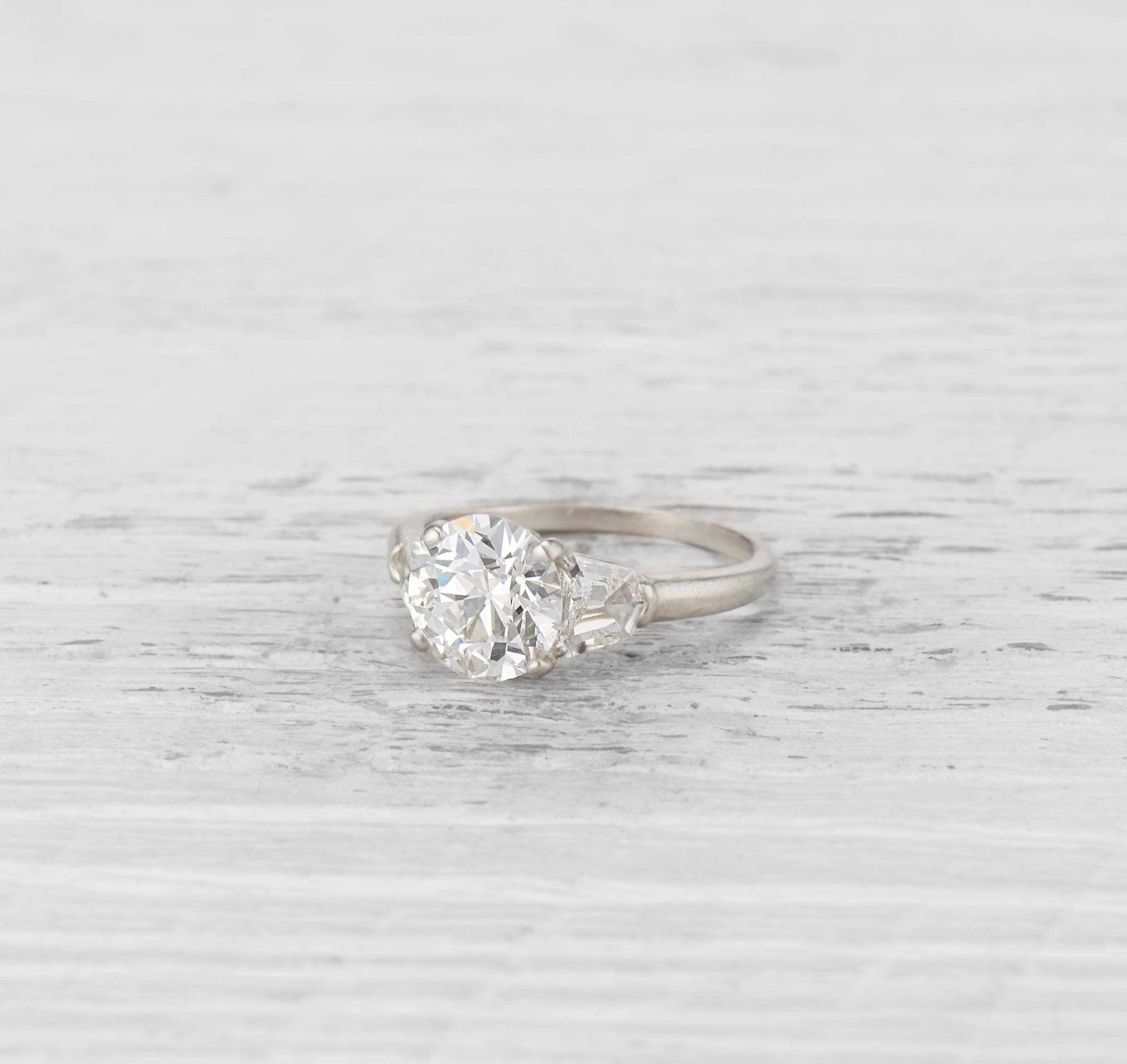2.01 CARAT CARTIER VINTAGE DIAMOND ENGAGEMENT RING
