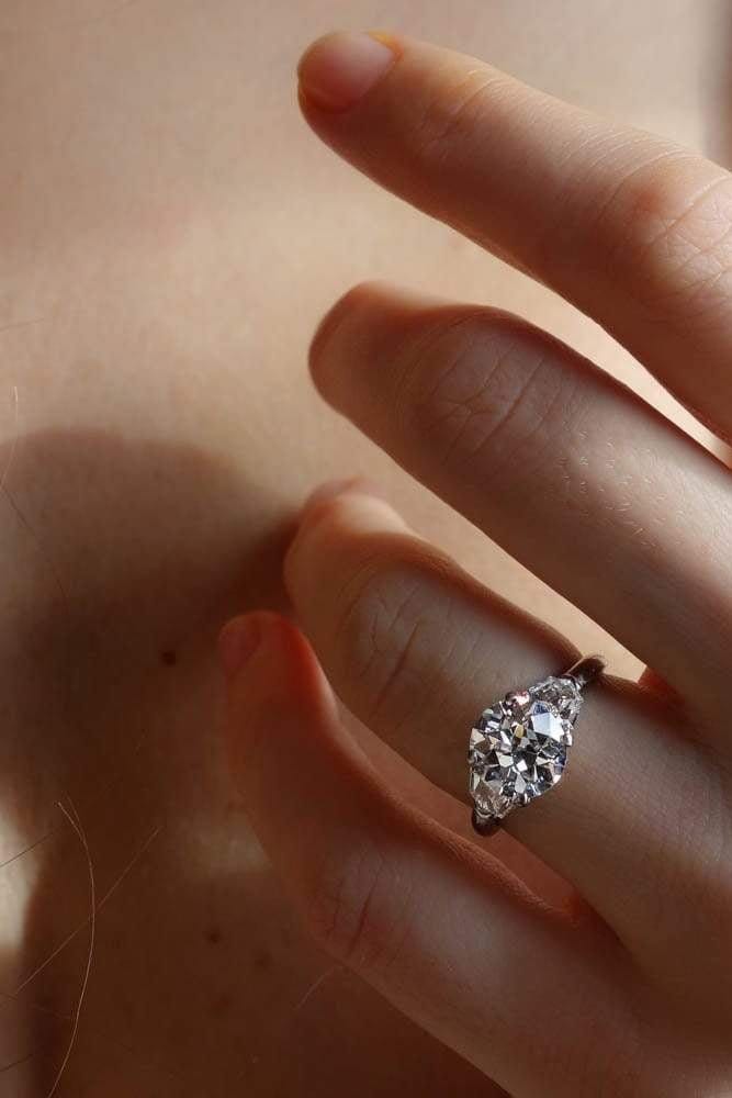 2.01 CARAT CARTIER VINTAGE DIAMOND ENGAGEMENT RING - Image 6