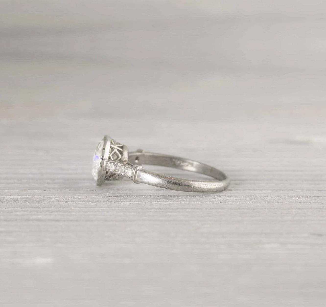 2.02 Carat Vintage Art Deco Engagement Ring - Image 2