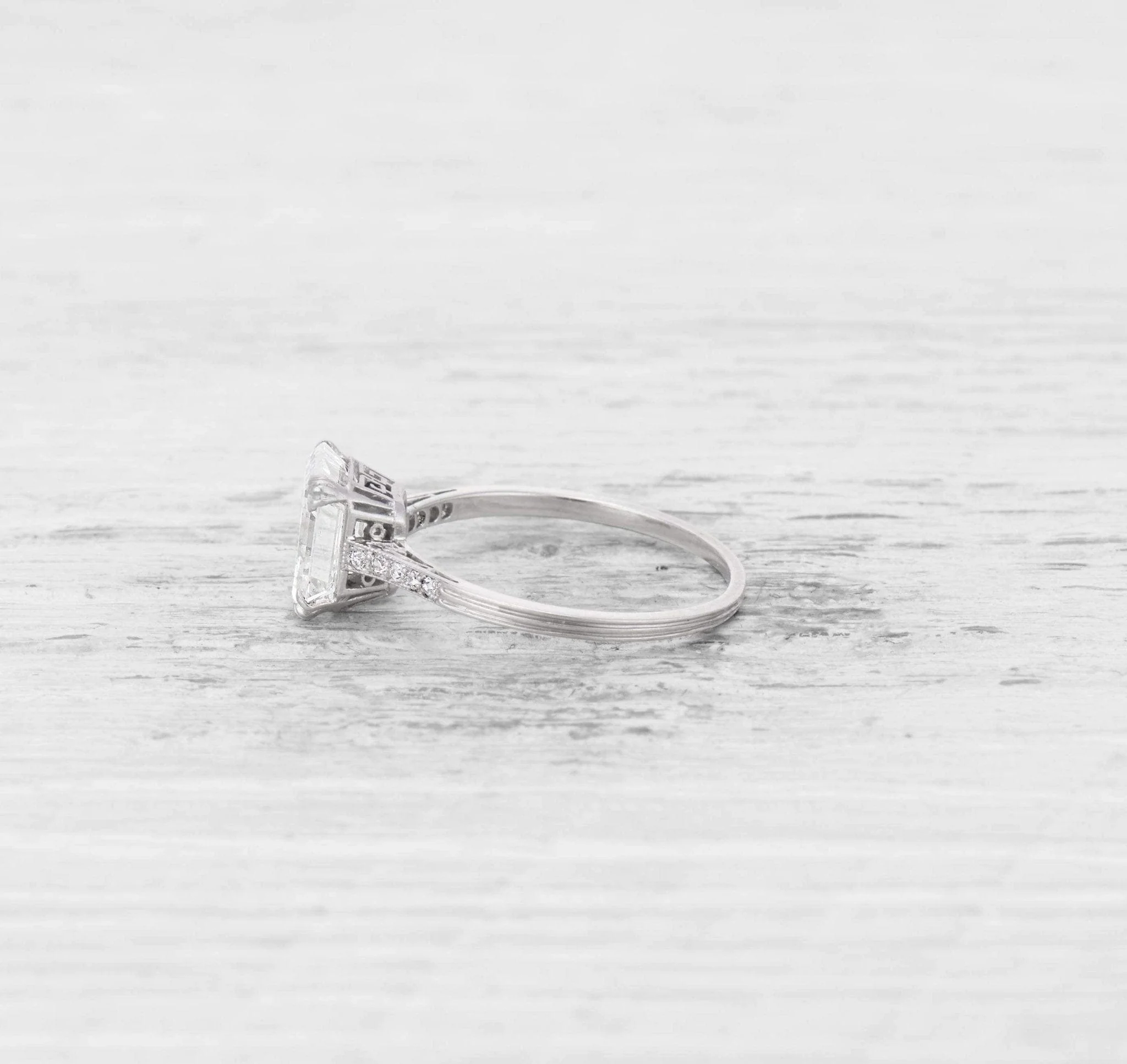 2.10 CARAT ART DECO DIAMOND ENGAGEMENT RING - Image 3