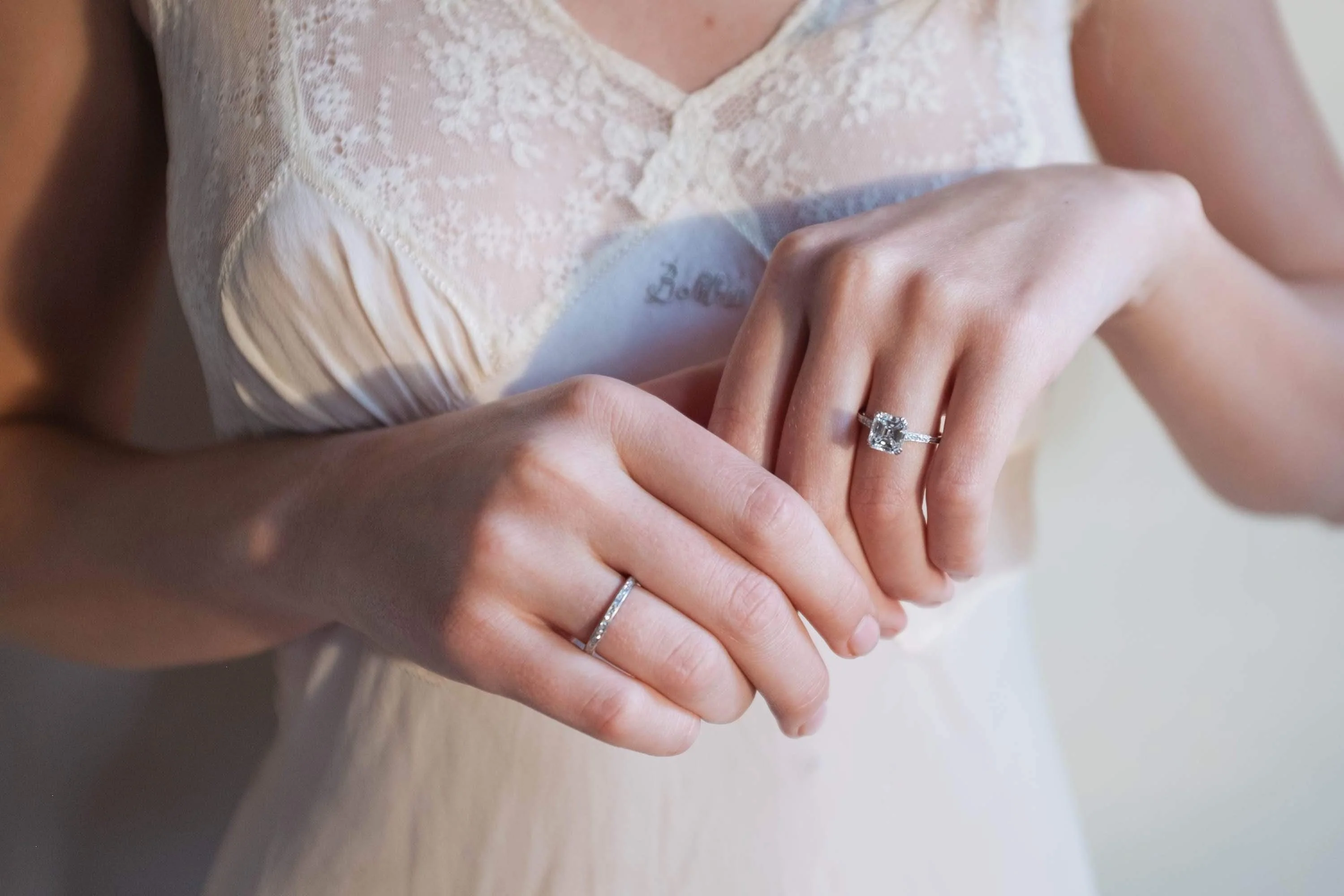 2.10 CARAT ART DECO DIAMOND ENGAGEMENT RING - Image 5