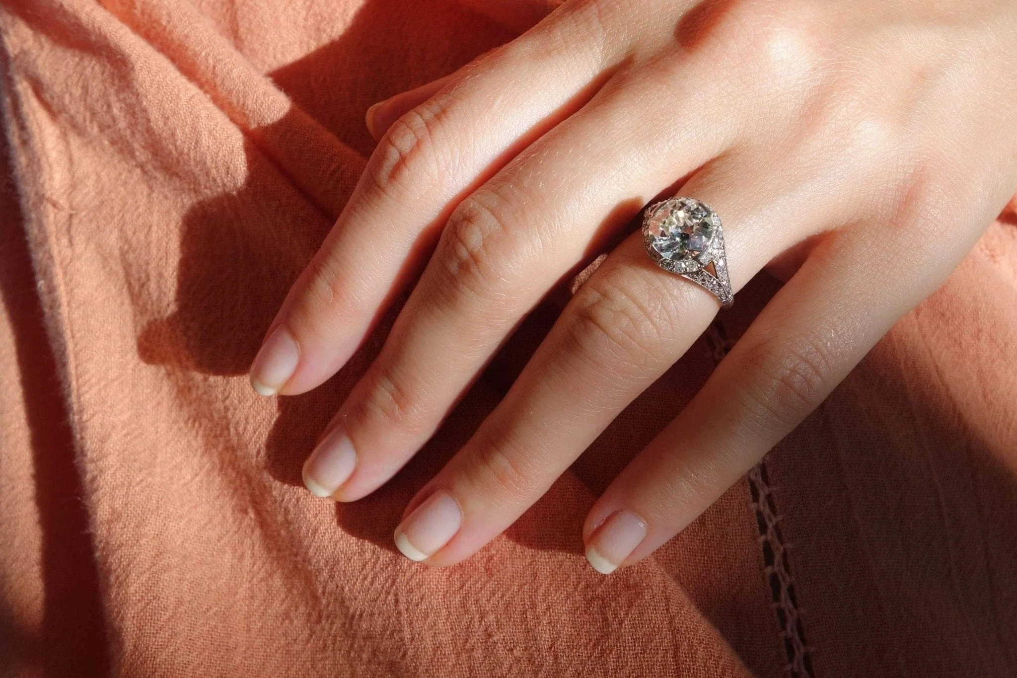 2.77 CARAT ART DECO DIAMOND ENGAGEMENT RING - Image 4