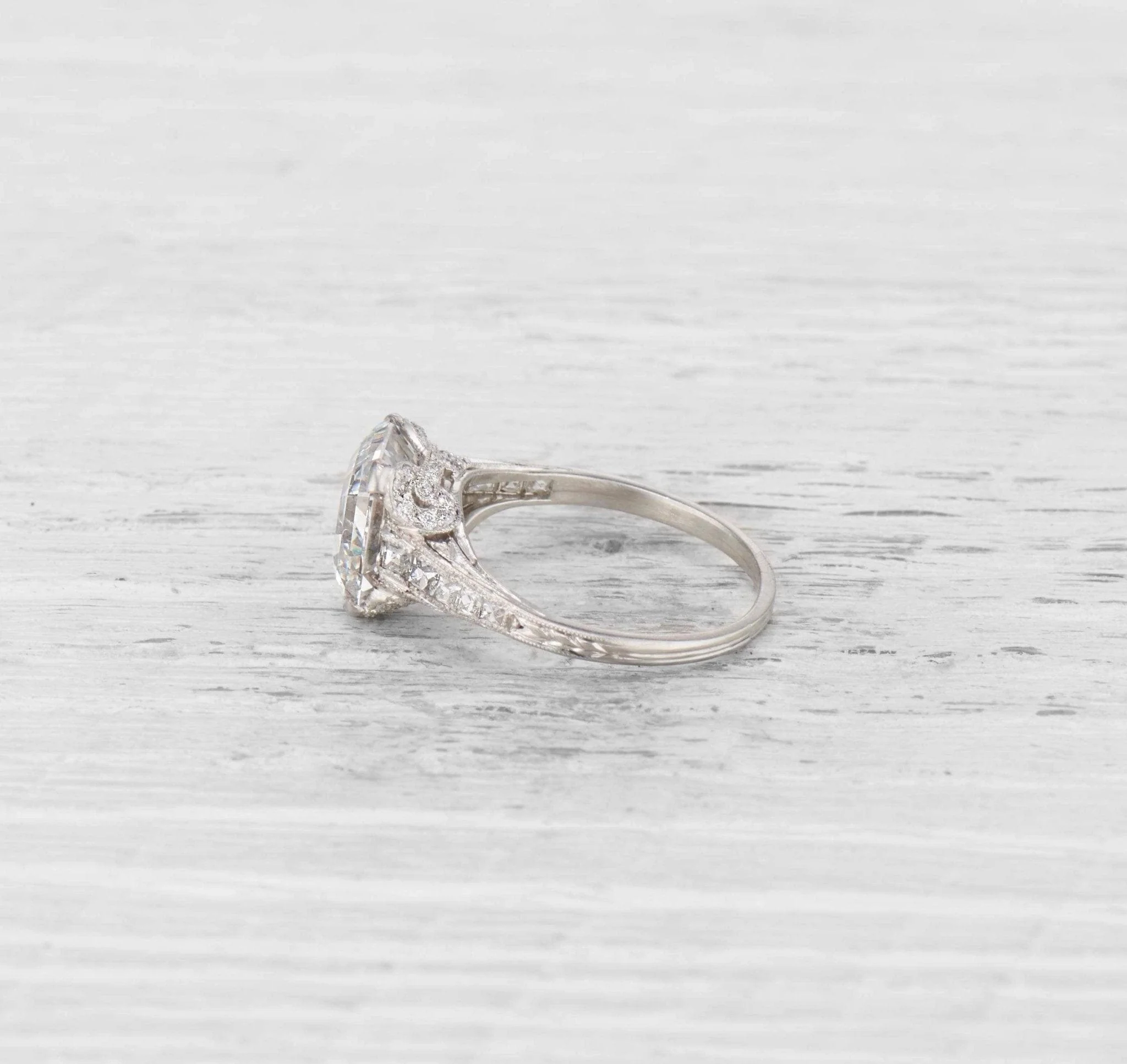 4.30 CARAT TIFFANY & CO. ART DECO DIAMOND ENGAGEMENT RING - Image 3