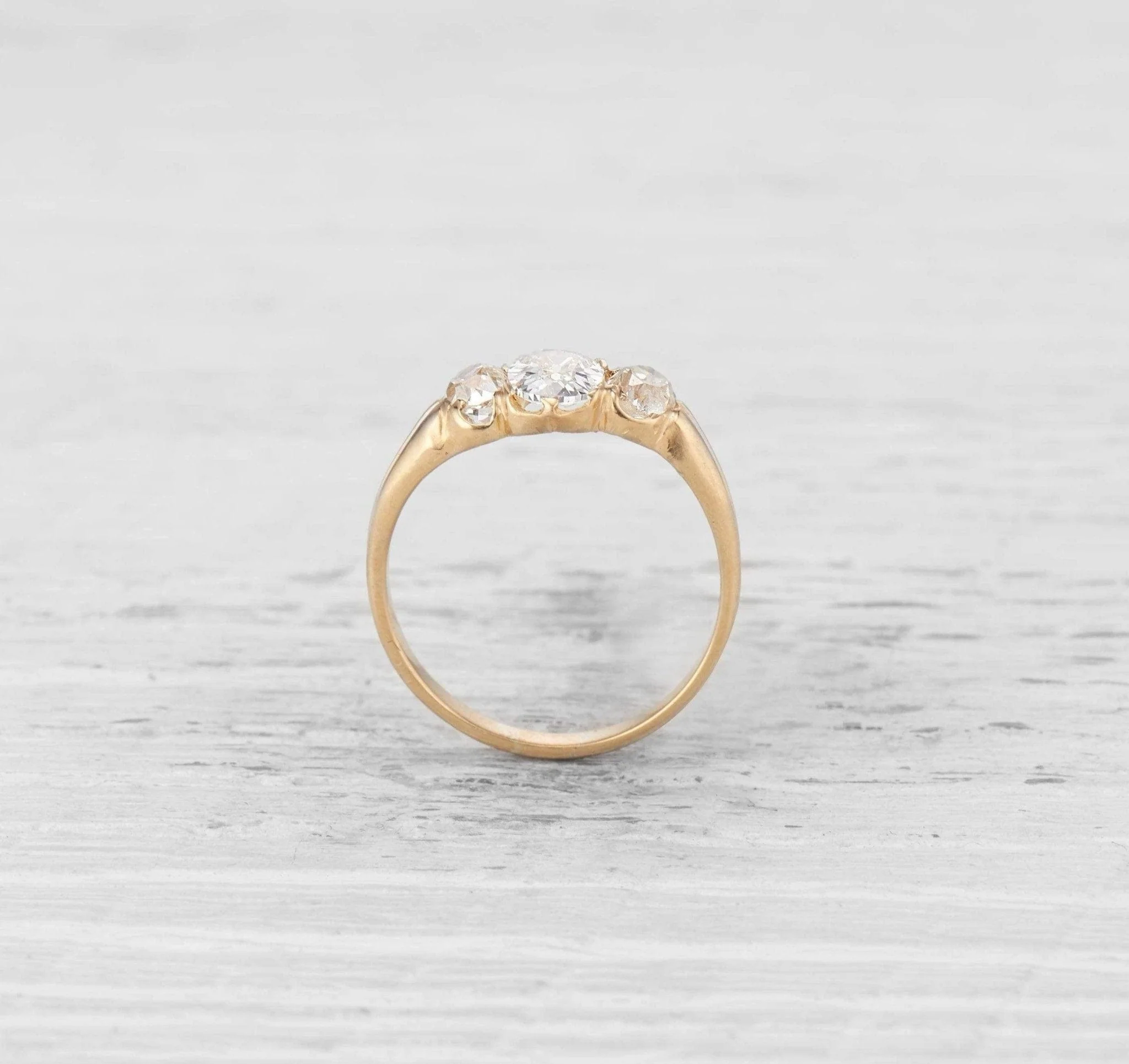 .72 CARAT VICTORIAN THREE STONE DIAMOND RING - Image 4