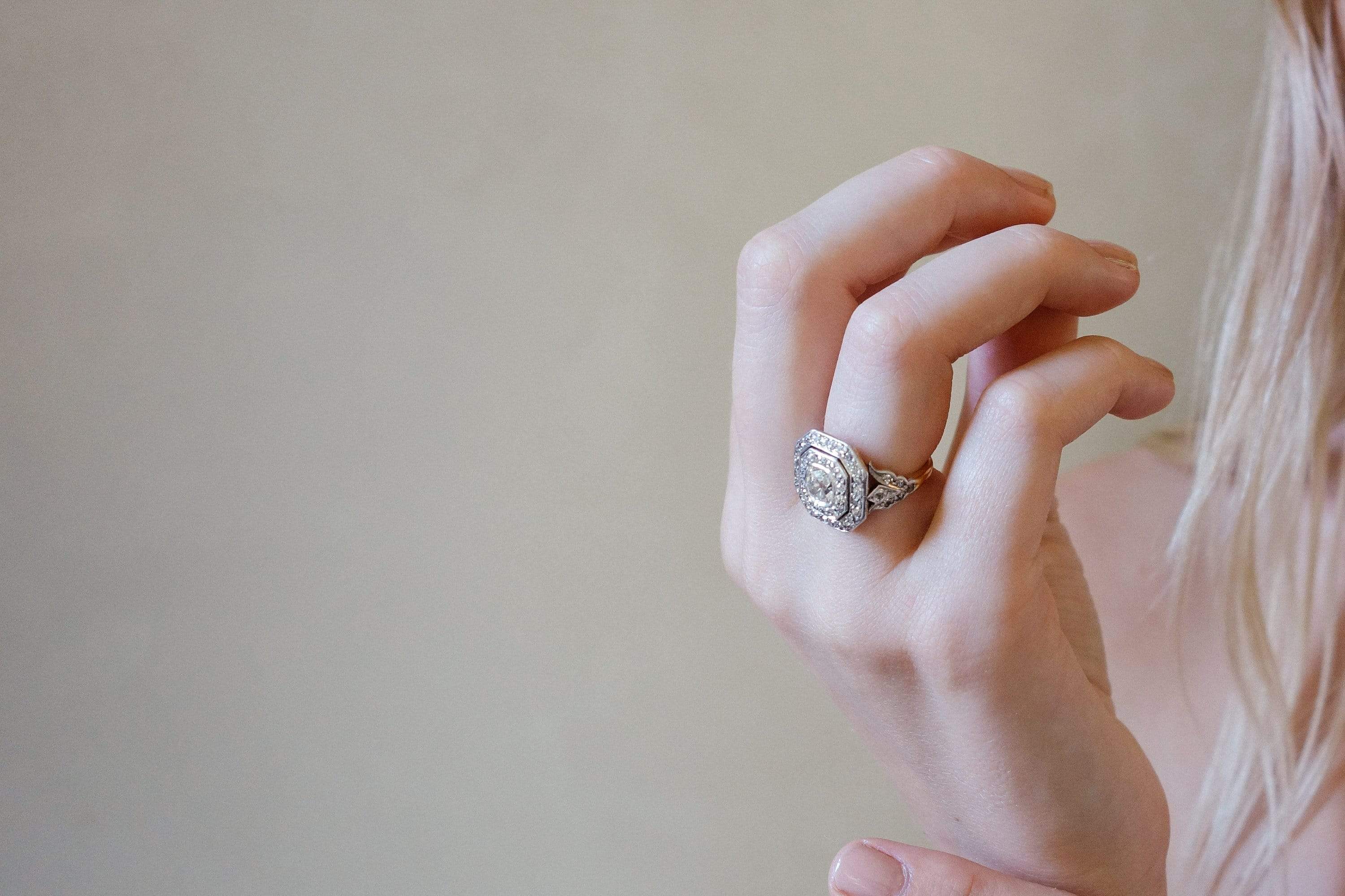 .74 CARAT EDWARDIAN DIAMOND ENGAGEMENT RING - Image 7