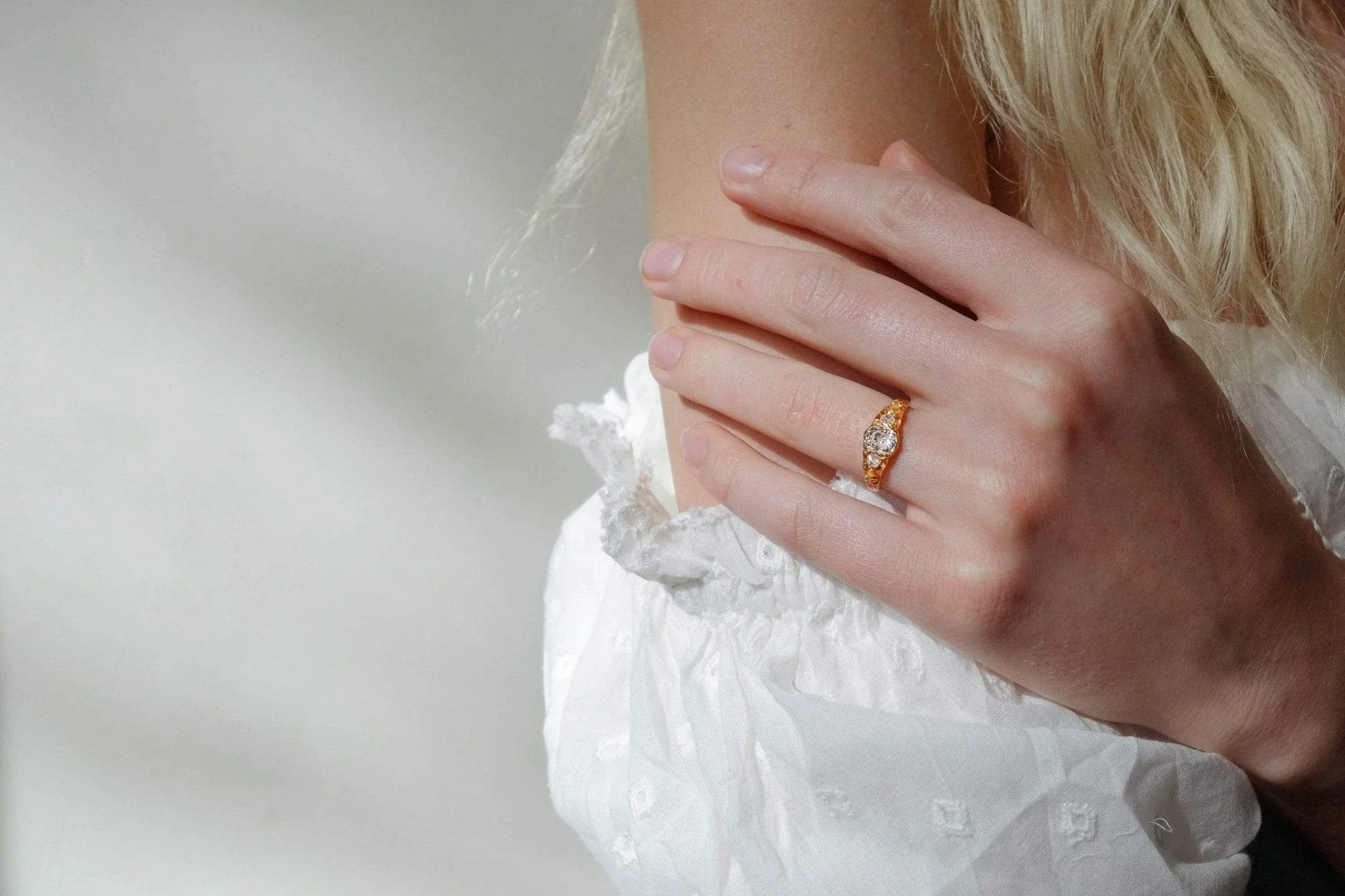 .79 CARAT VICTORIAN DIAMOND ENGAGEMENT RING - Image 5