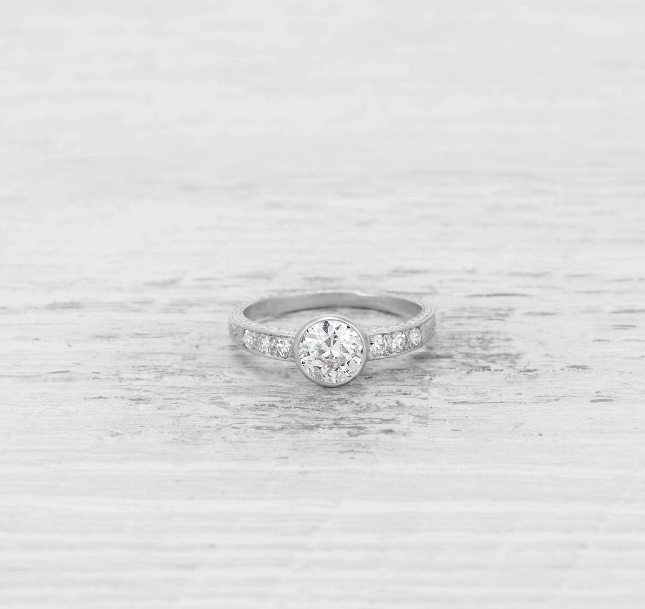.81 CARAT ART DECO DIAMOND ENGAGEMENT RING - Image 2