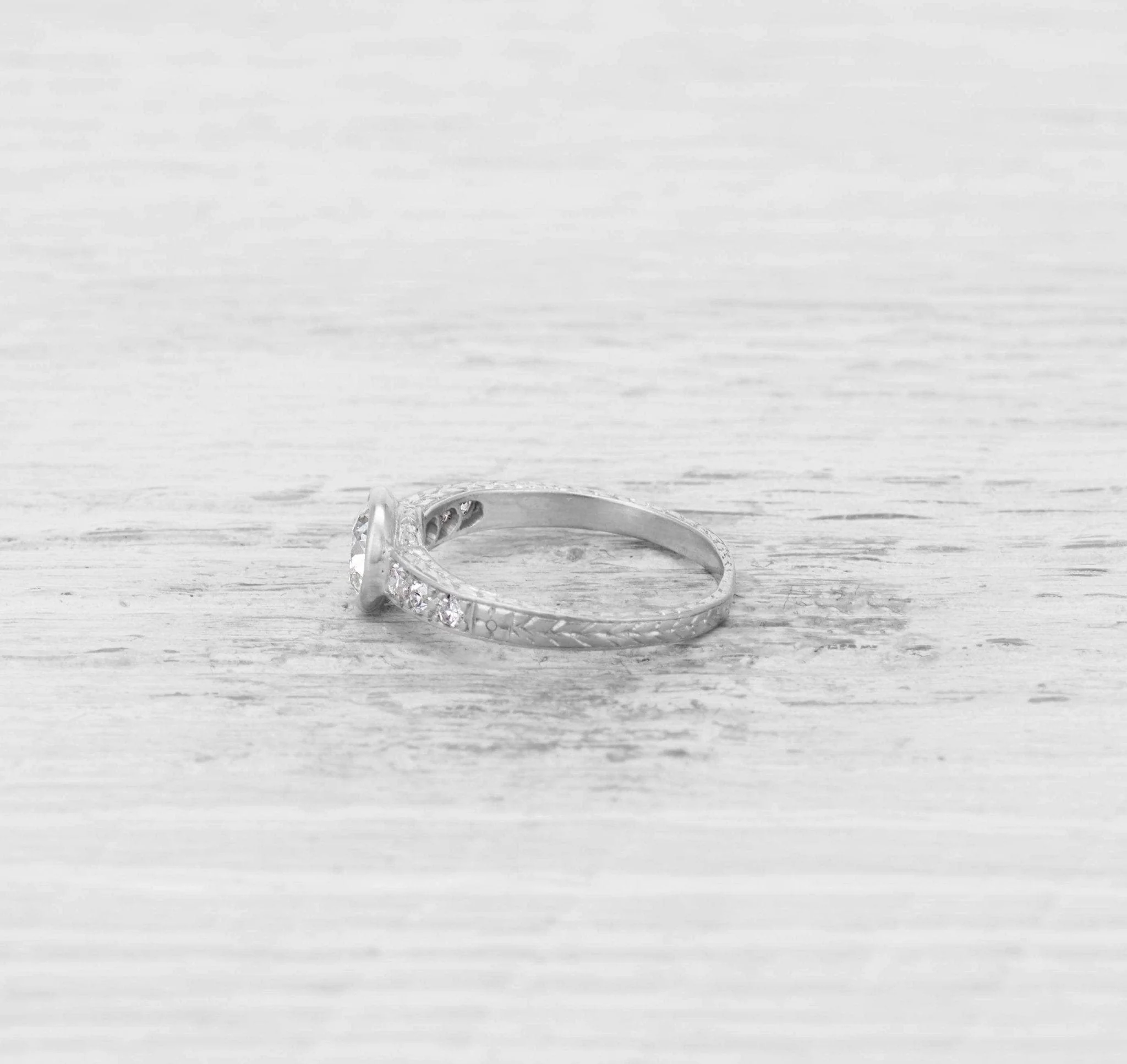 .81 CARAT ART DECO DIAMOND ENGAGEMENT RING - Image 3