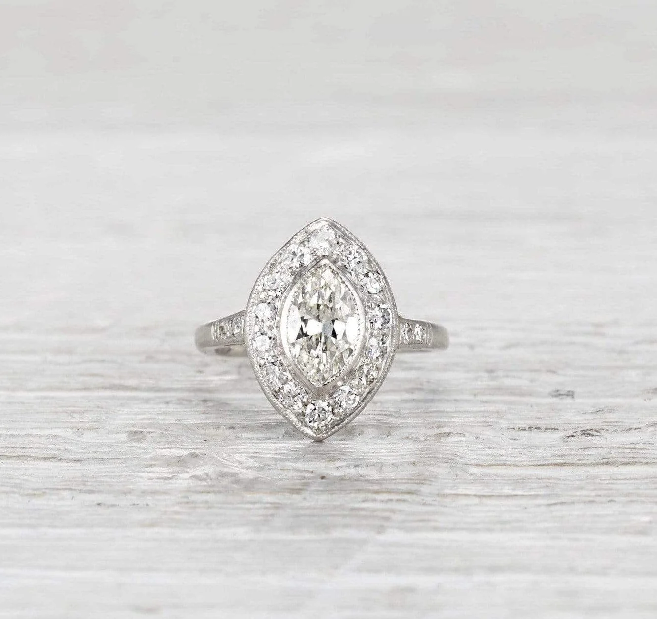 .85 Carat Art Deco Engagement Ring - Image 2