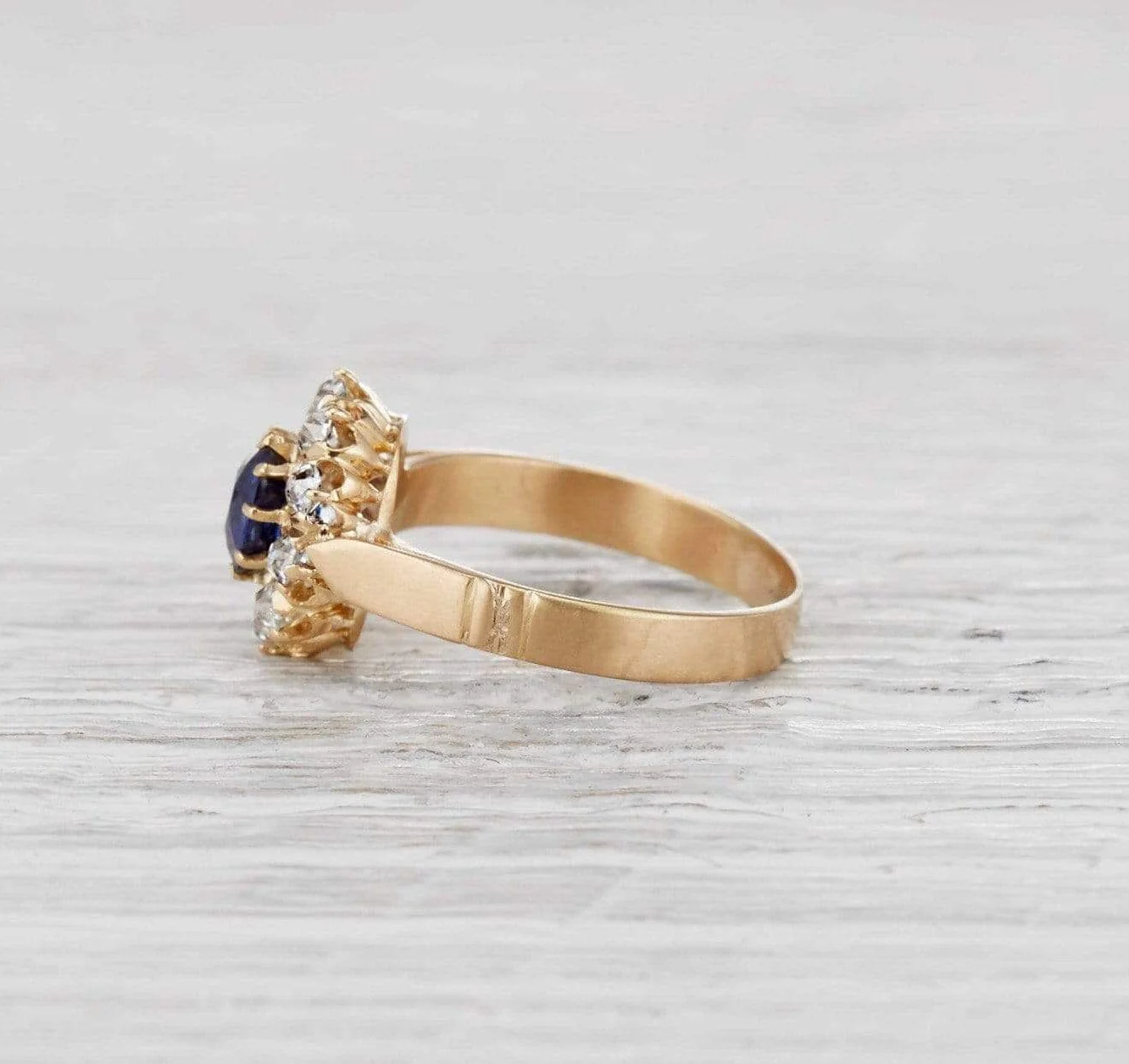 .90 Carat Victorian Sapphire Cluster Ring - Image 3