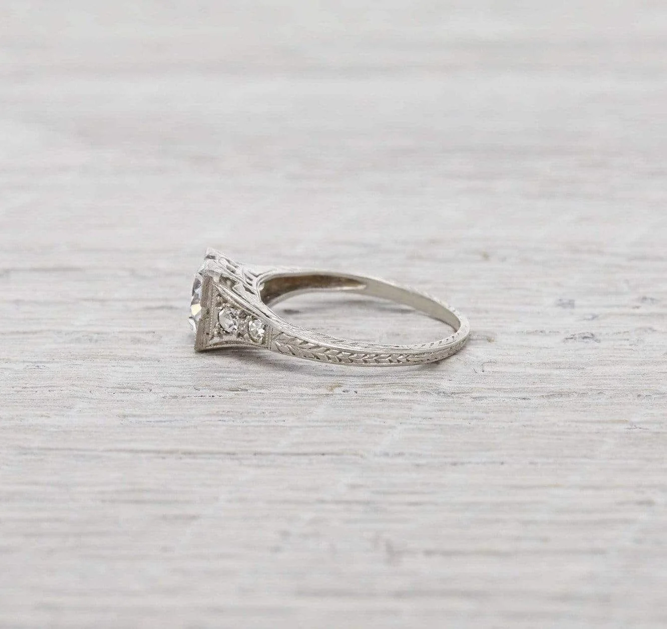 .92 Carat Art Deco Engagement Ring - Image 3