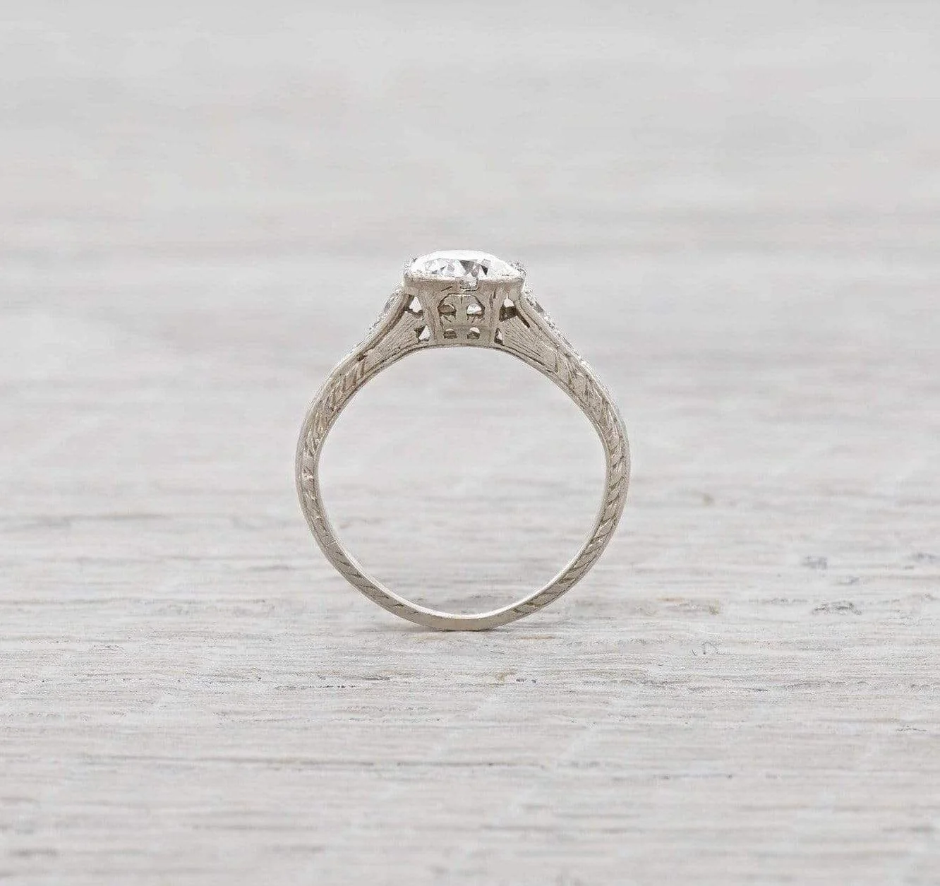 .92 Carat Art Deco Engagement Ring - Image 4