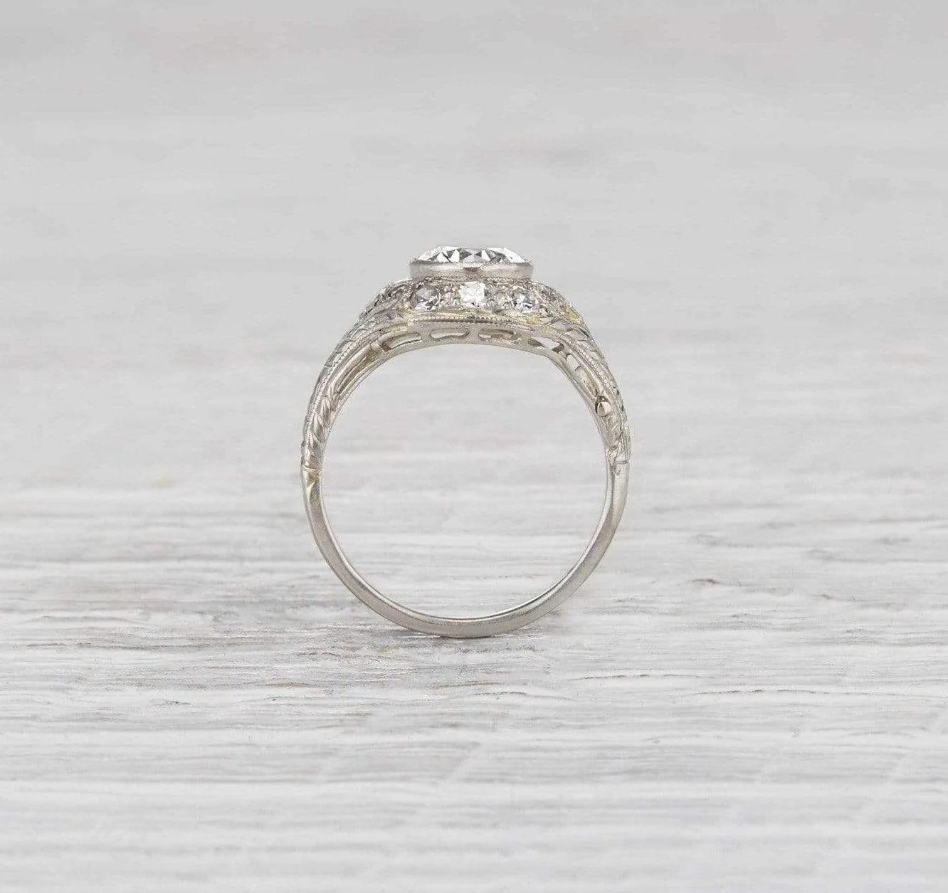 .92 Carat Edwardian Engagement Ring - Image 4