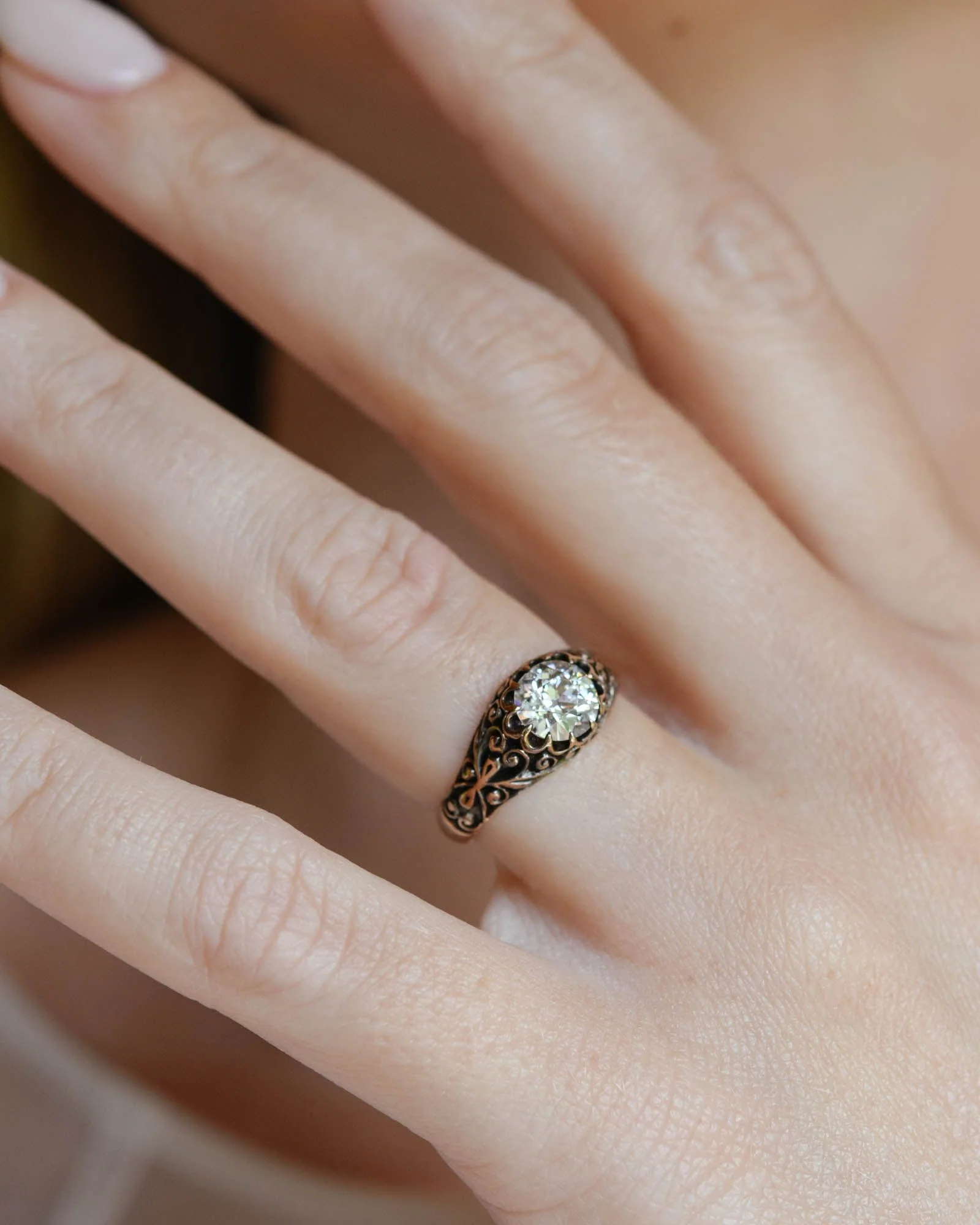 Victorian 1.02 Carat Old European Cut Diamond Engraved Engagement Ring - Image 3