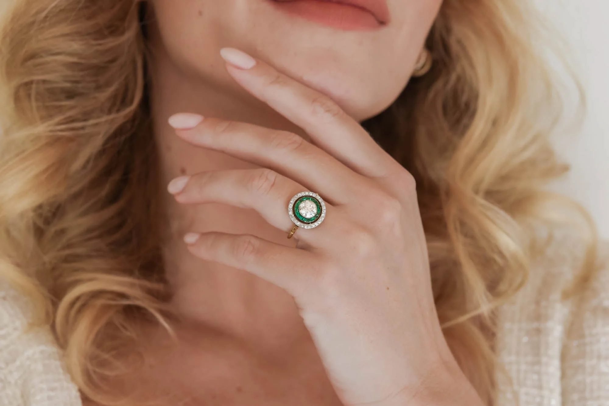 Art Deco 1.30 Carat Antique Old European Cut Diamond & Emerald Target Ring - Image 3