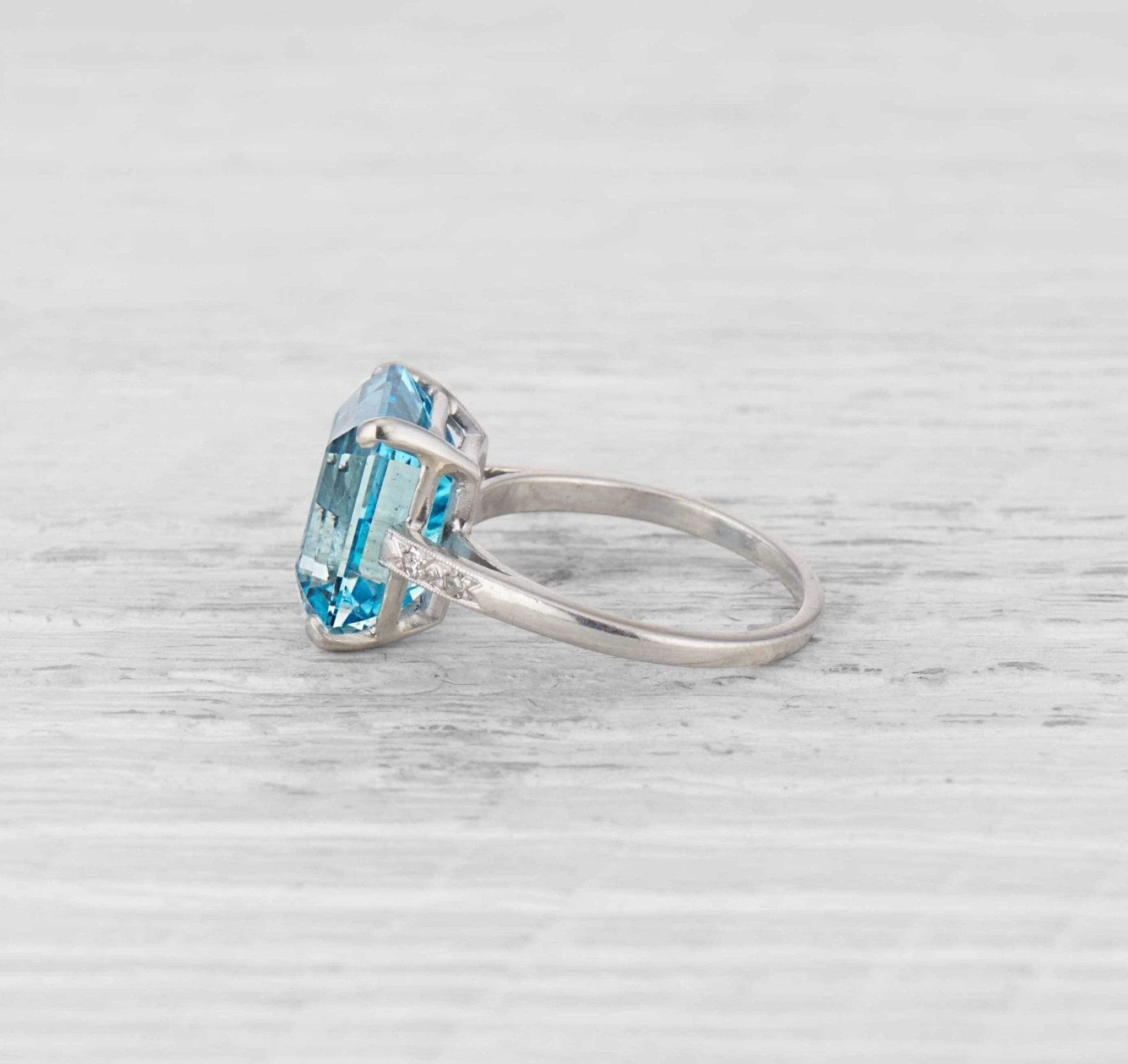 Art Deco Aquamarine and Diamond Ring - Image 3