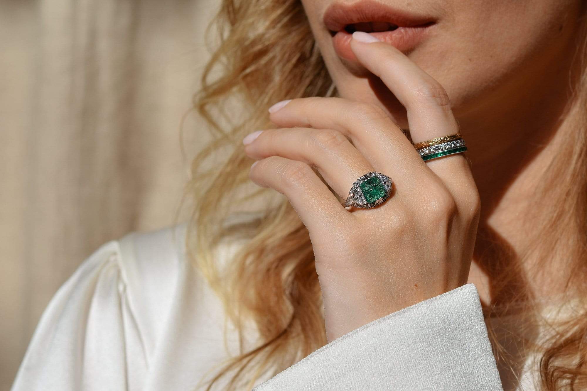 Art Deco 1.90 Carat Carved Sugarloaf Emerald and Diamond Ring - Image 6
