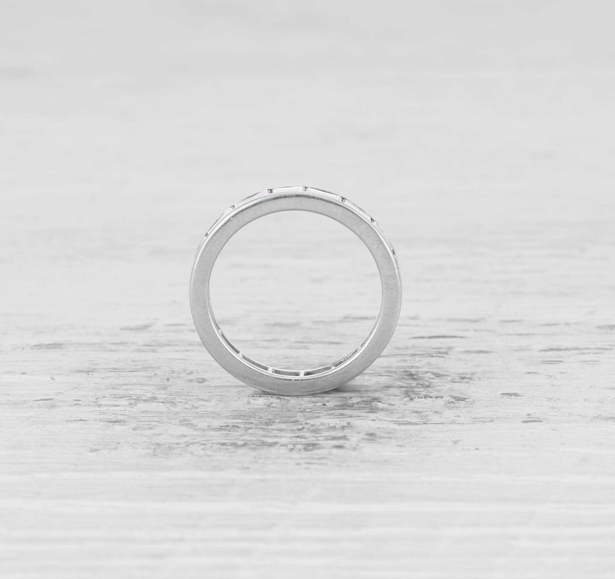 ART DECO DIAMOND AND PLATINUM ETERNITY BAND - Image 2