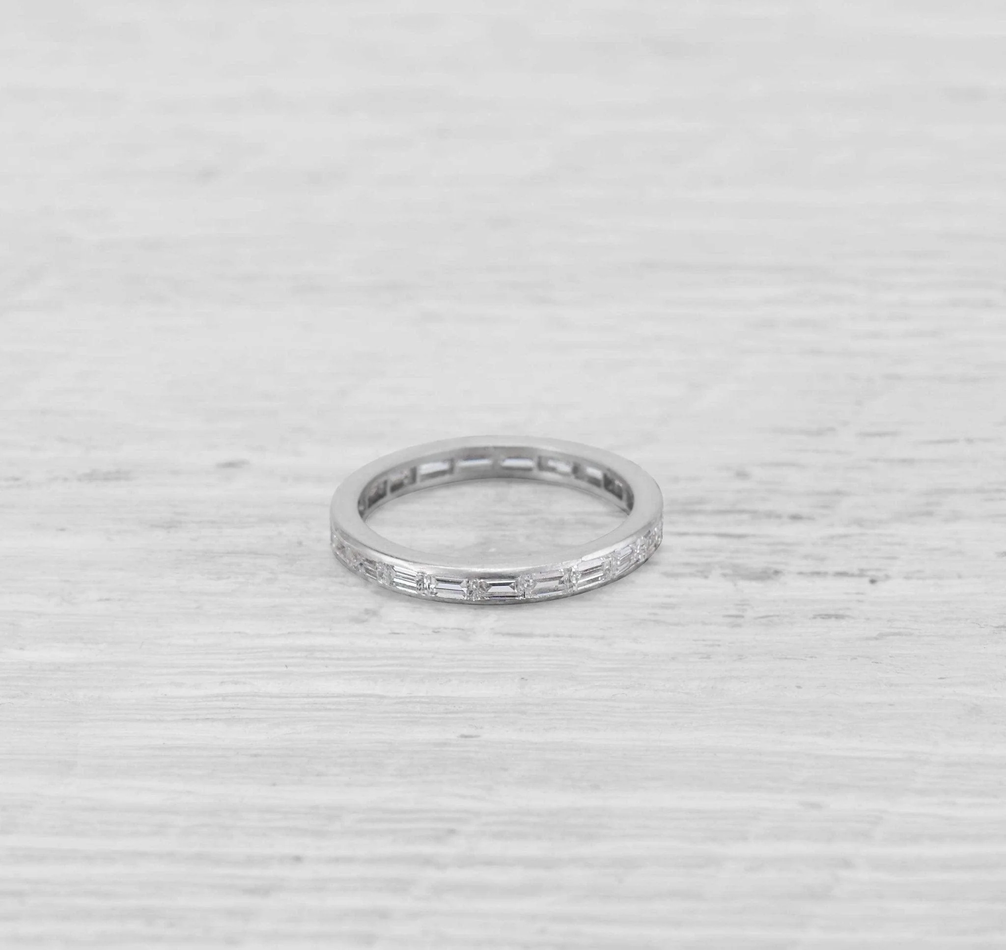 ART DECO DIAMOND AND PLATINUM ETERNITY BAND - Image 3