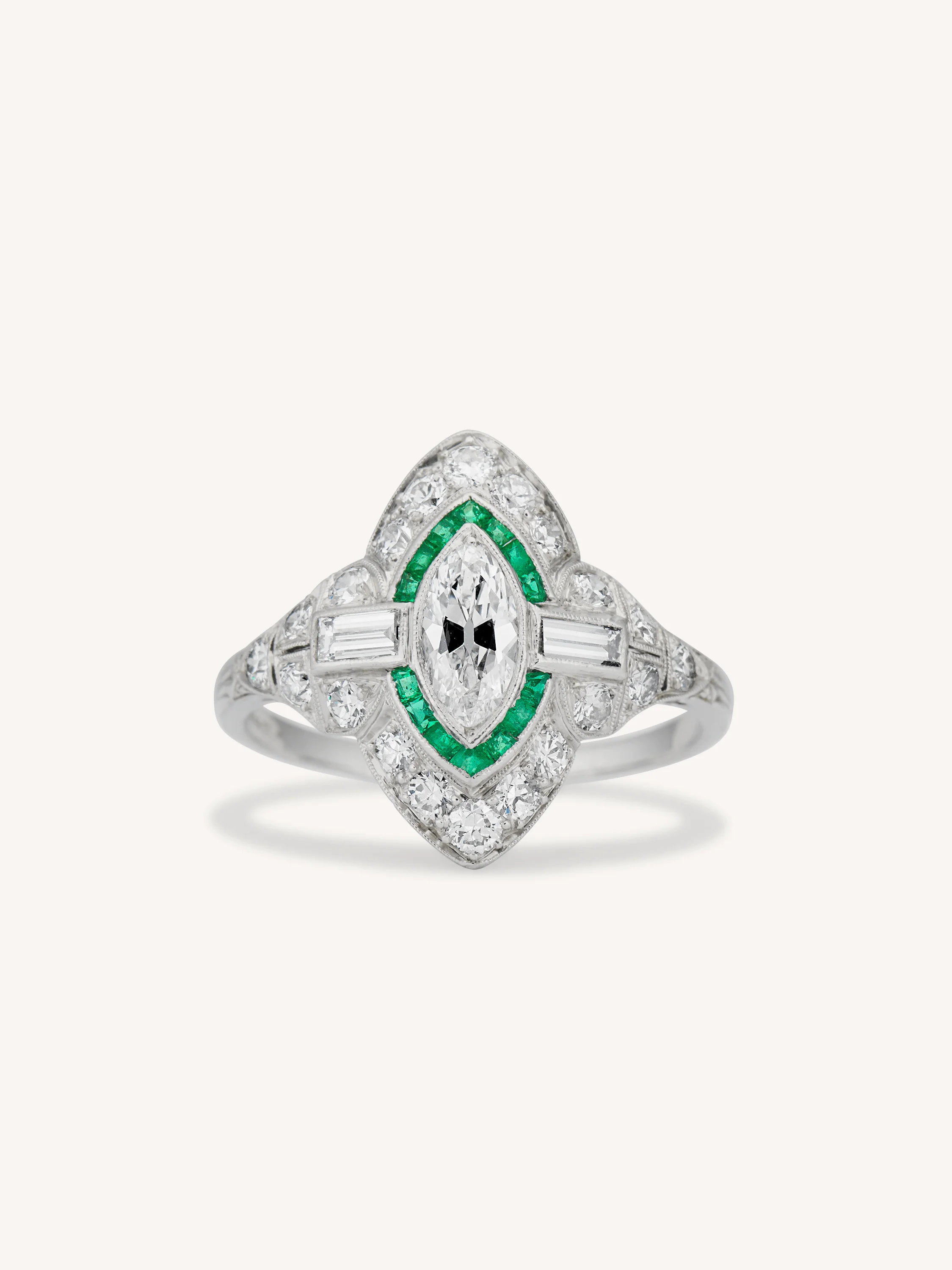 Art Deco Marquise Cut Diamond & Calibré Cut Emerald Vintage Ring
