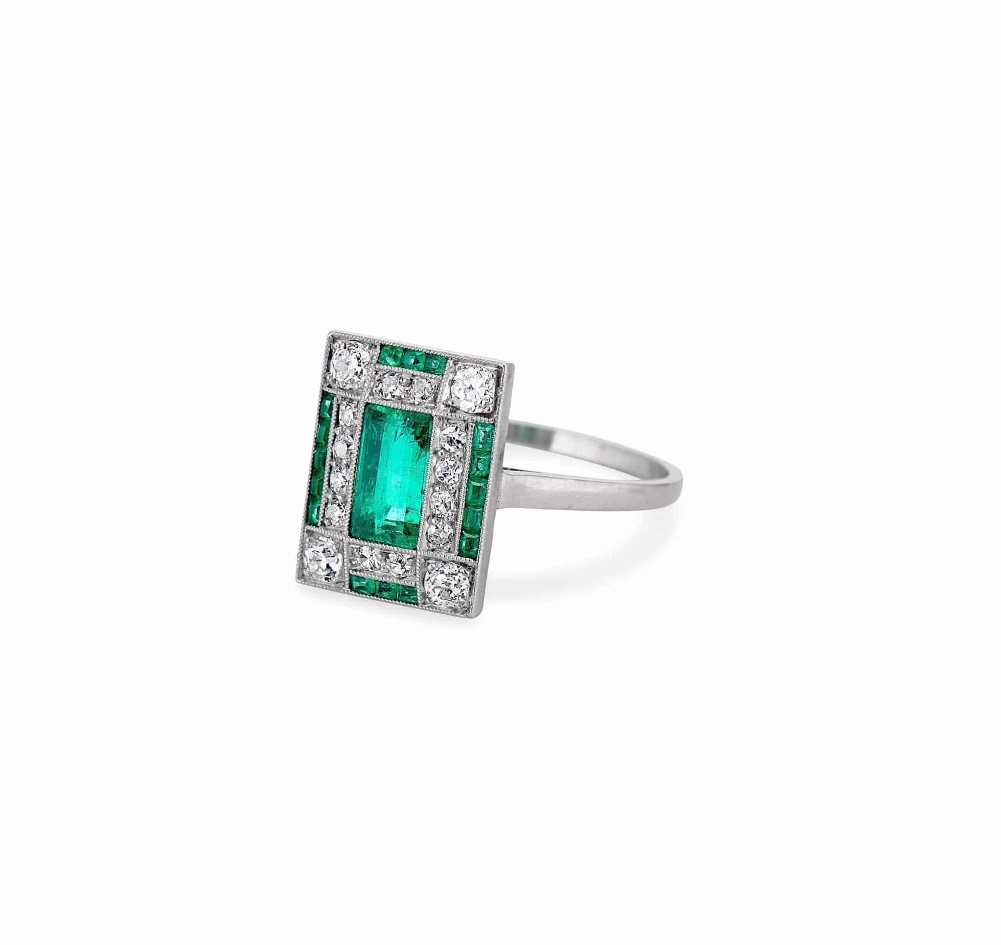 Art Deco Rectangular Cut Emerald & Diamond Ring - Image 2