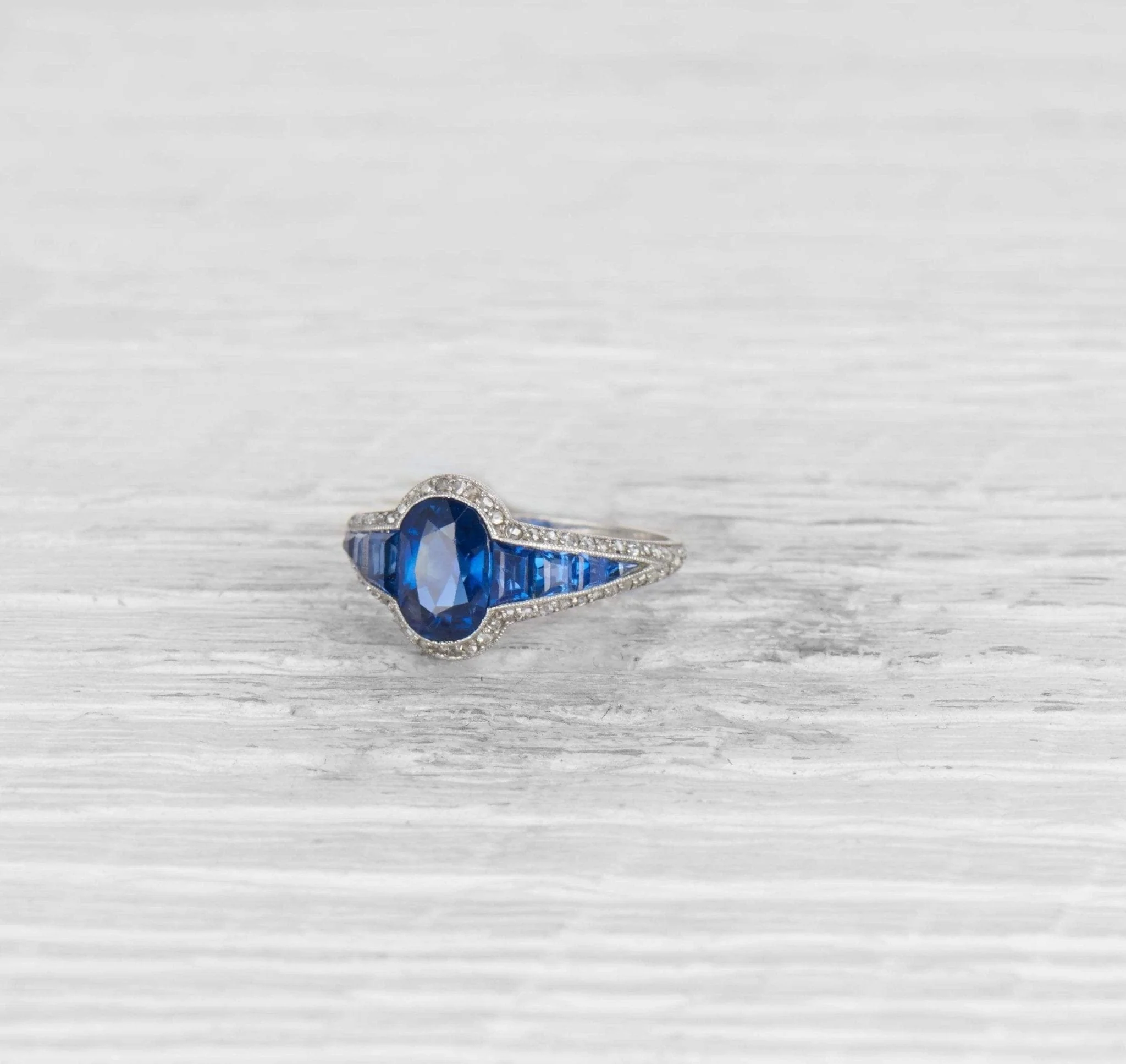 ART DECO SAPPHIRE AND DIAMOND ENGAGEMENT RING
