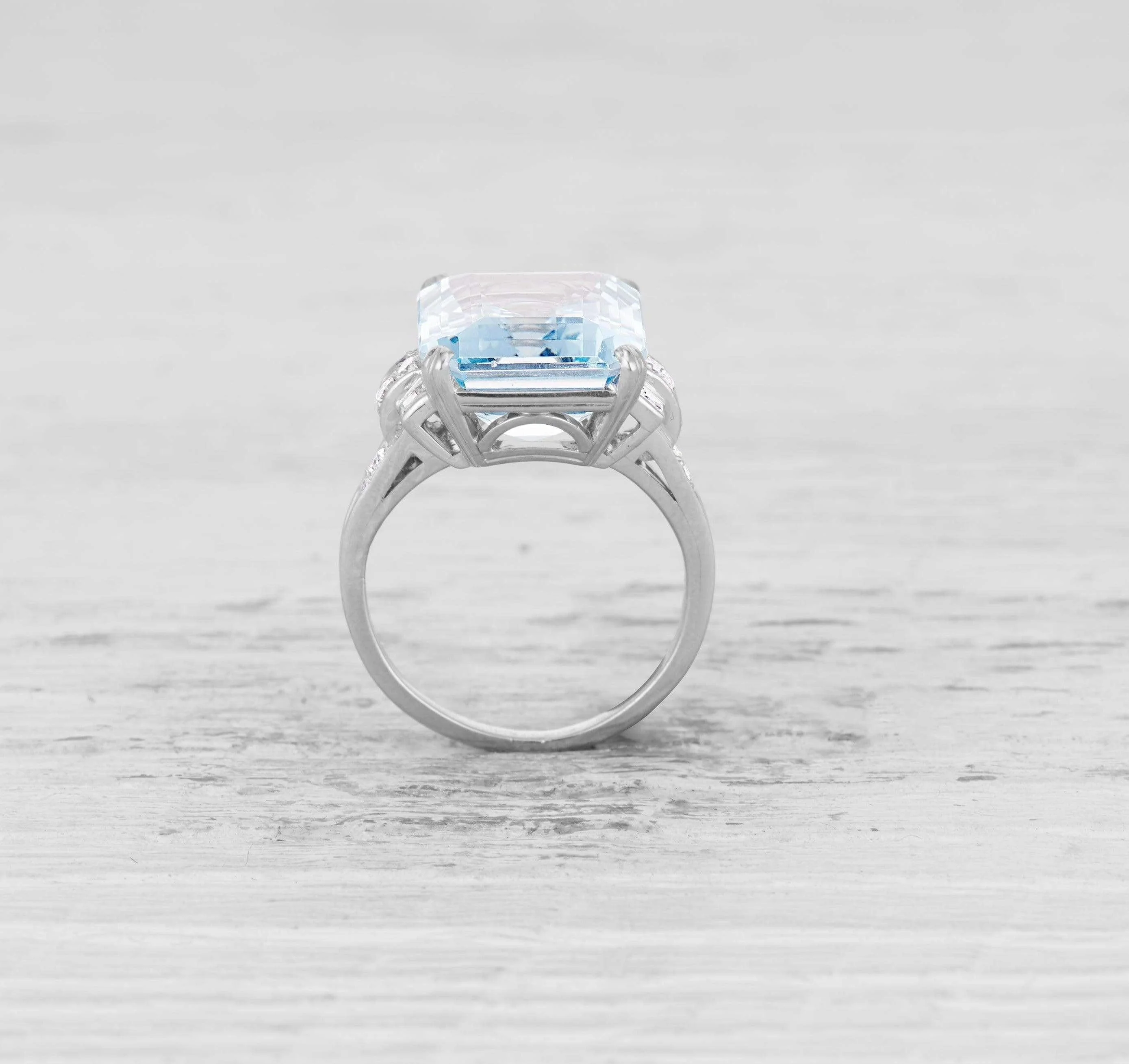 ART DECO TIFFANY & CO AQUAMARINE AND DIAMOND COCKTAIL RING - Image 4