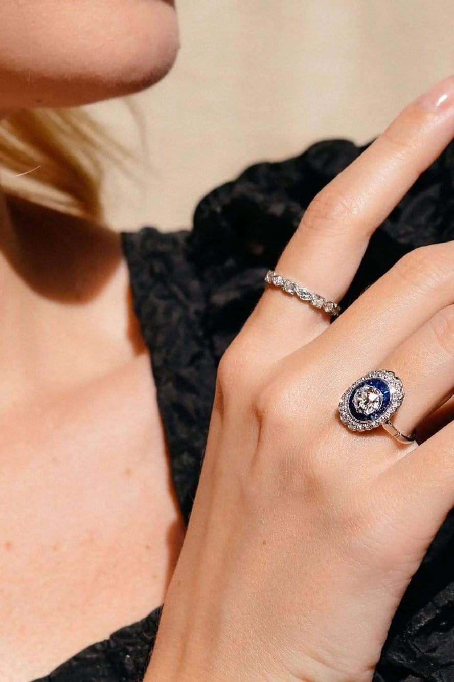 Belle Epoque 1.07 Carat Old European Diamond and Sapphire Engagement Ring, France - Image 7