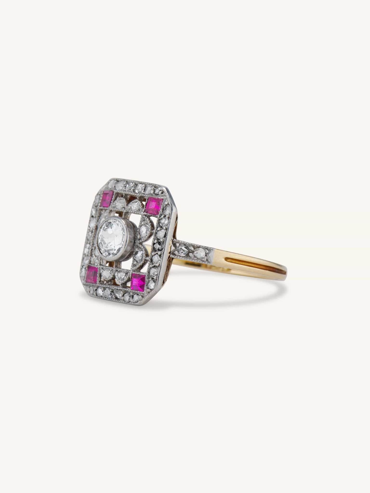 Belle Époque Old European Cut Diamond and Ruby Filigree Ring, France - Image 4