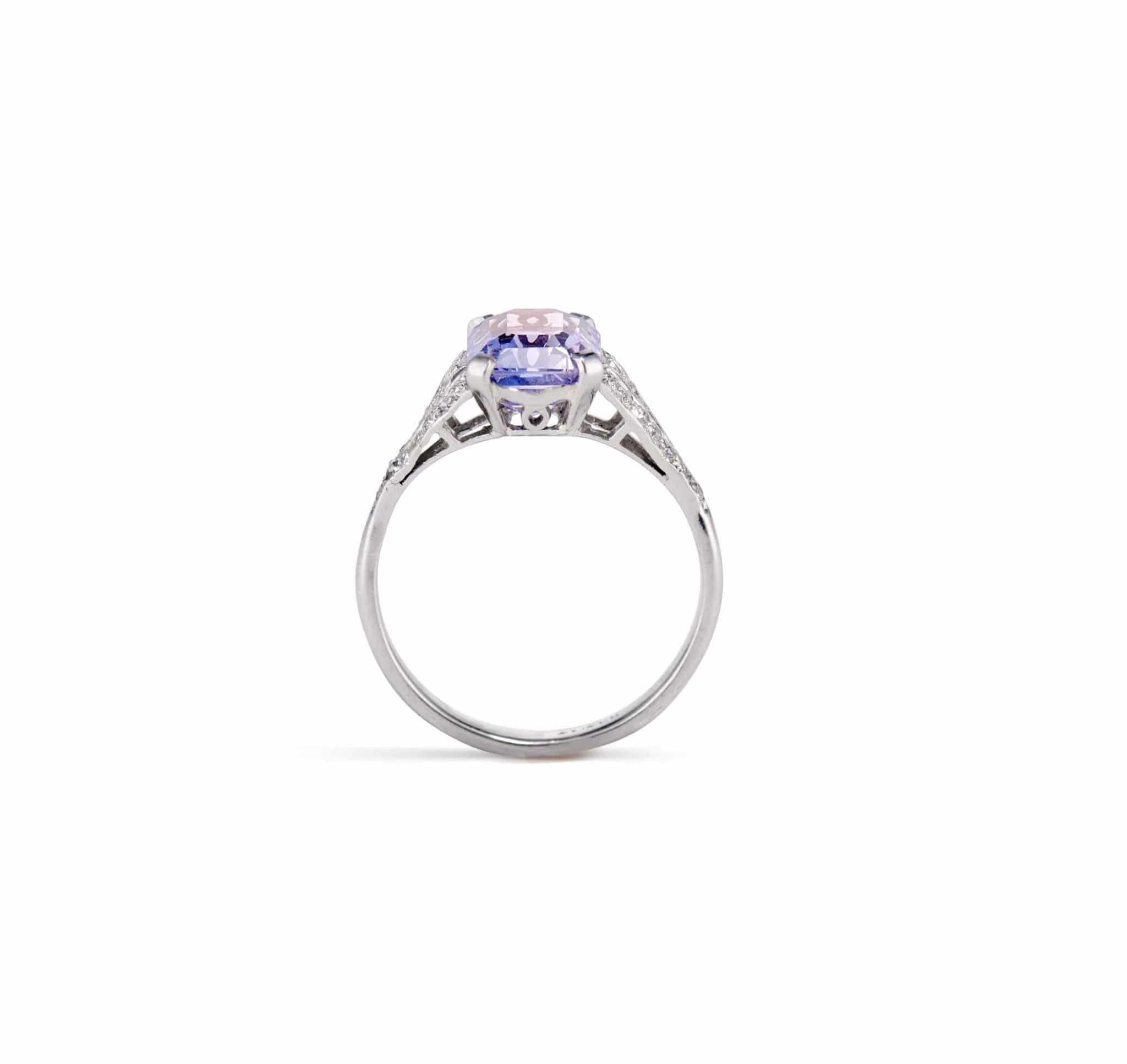 Edwardian 3.20 Carat Lavender Ceylon Color-Changing Sapphire Engagement Ring - Image 4